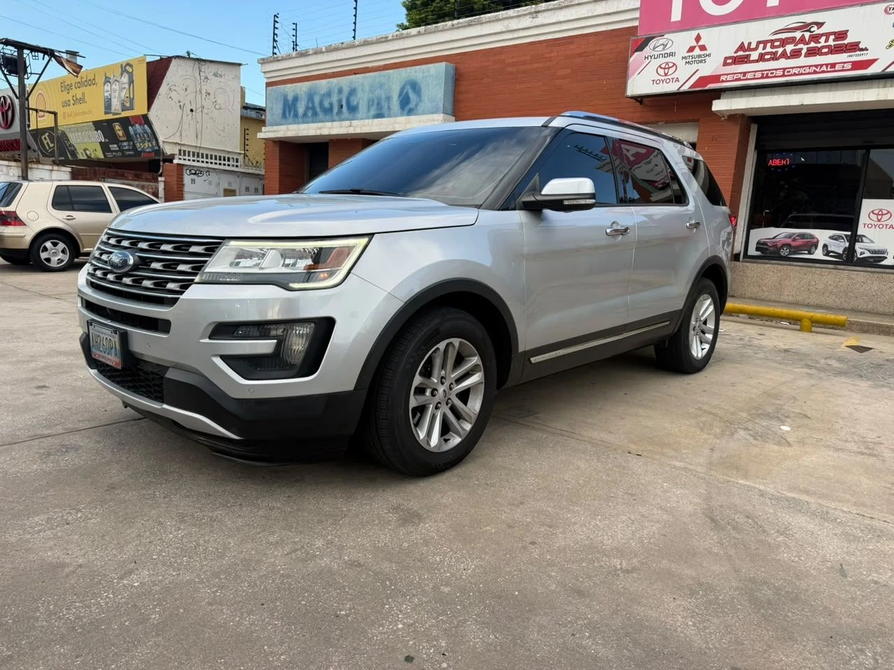2016 Ford Explorer XLE — foto 6