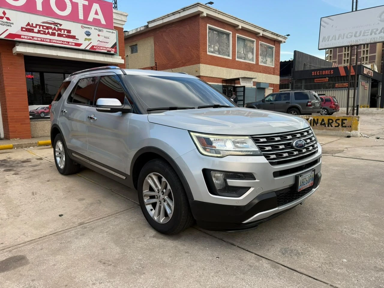 2016 Ford Explorer XLE — foto 5
