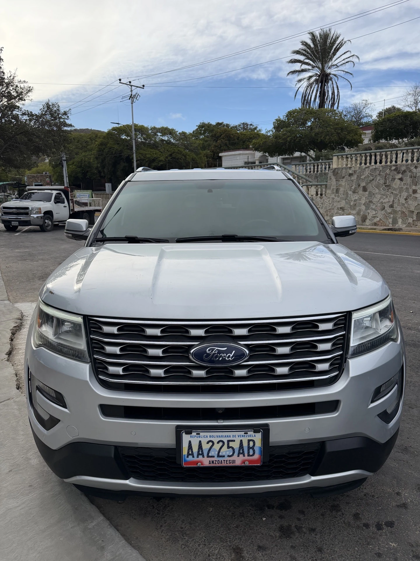 2016 Ford Explorer LE — foto 2