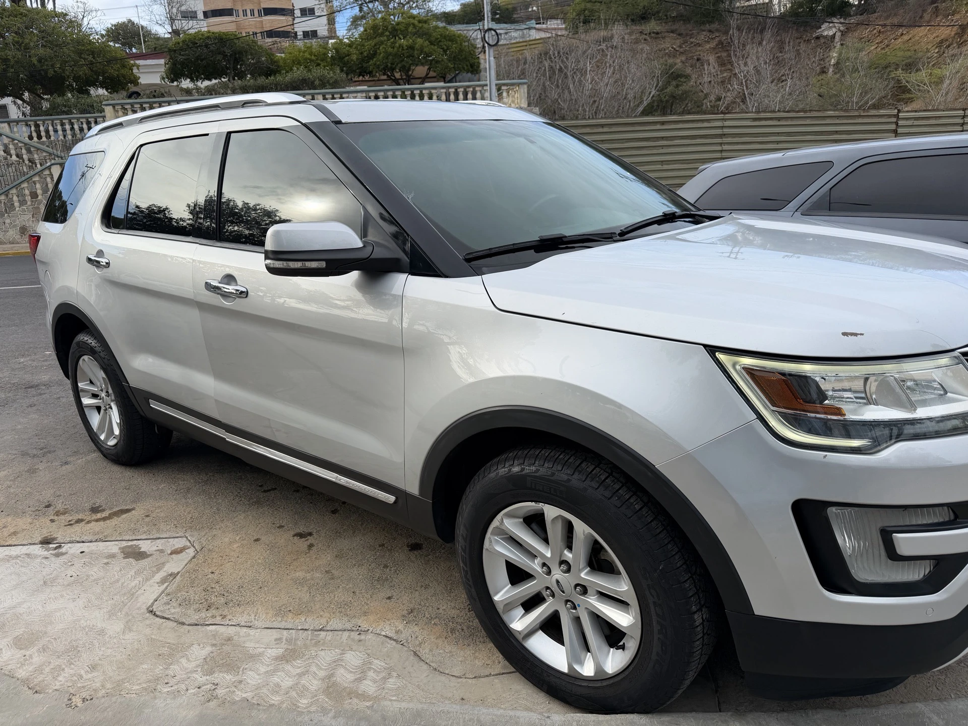 2016 Ford Explorer LE — foto 3