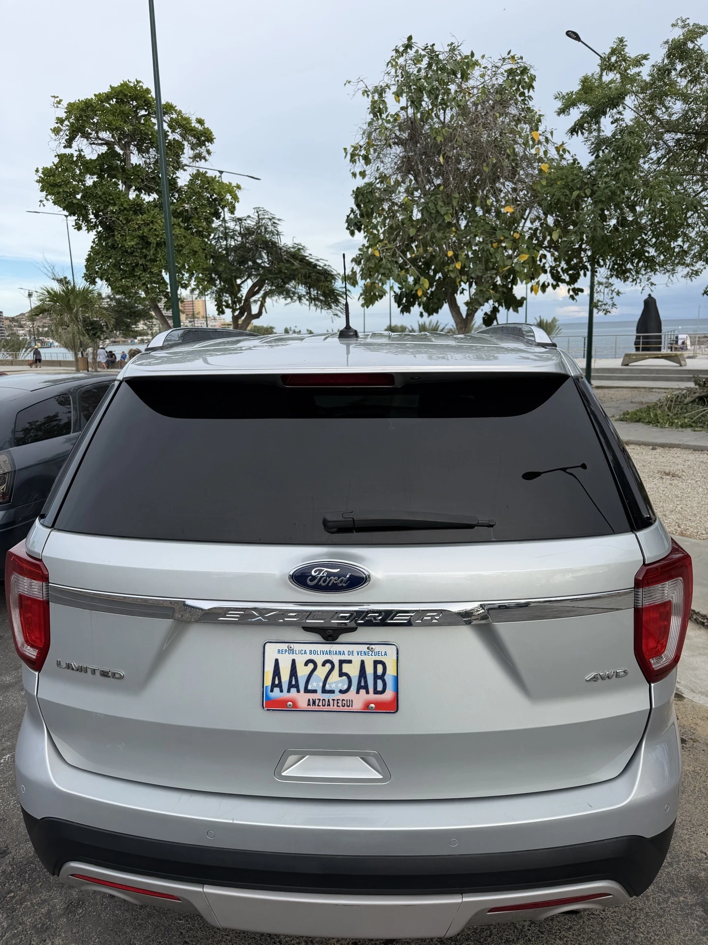2016 Ford Explorer LE — foto 4