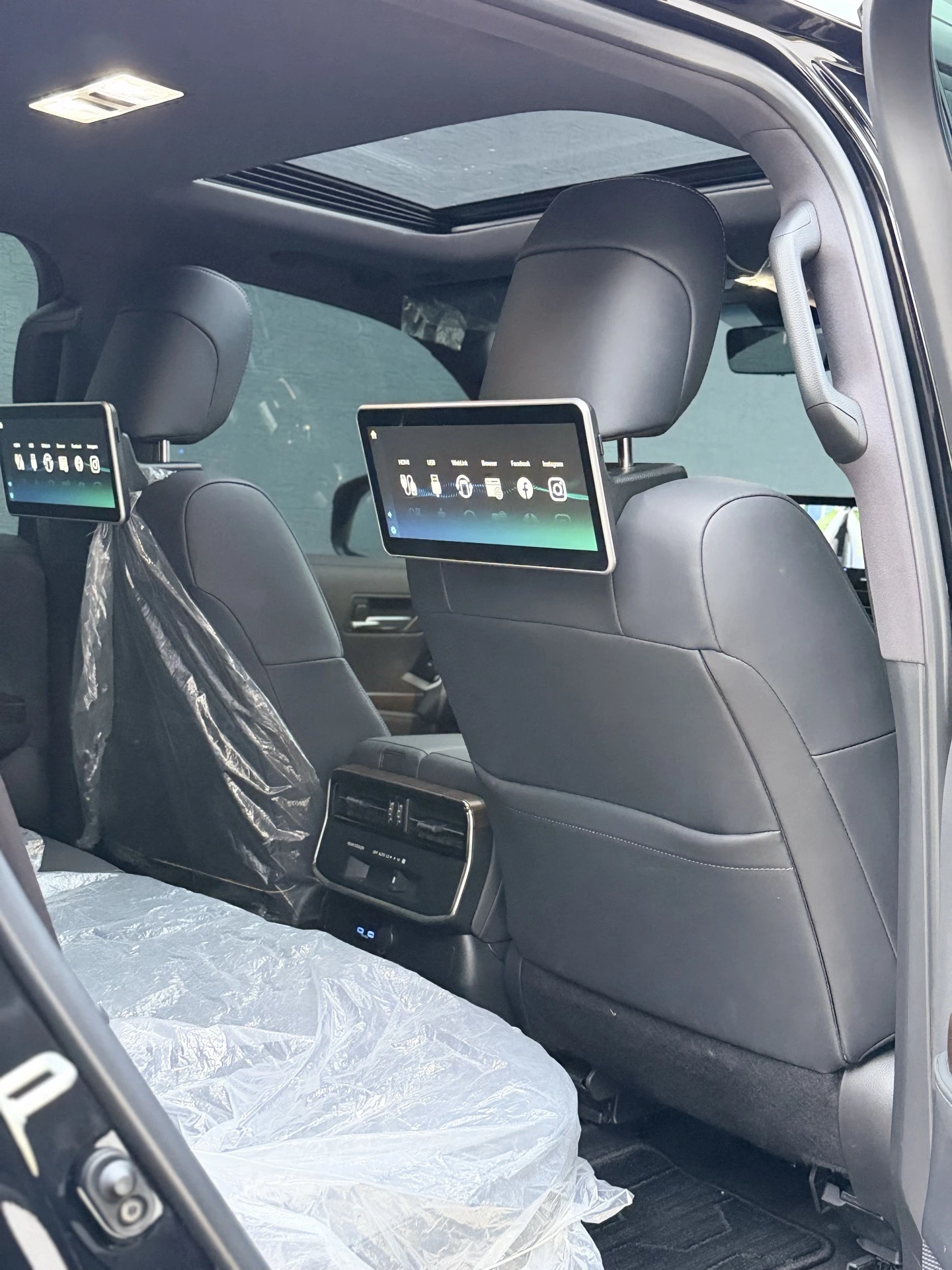2025 Toyota Land Cruiser LC300 — foto 6