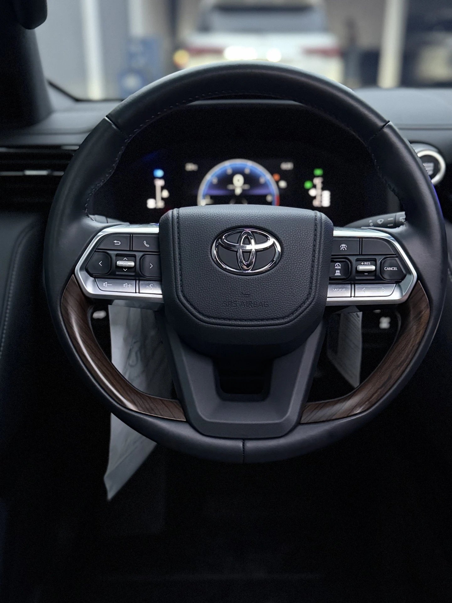 2025 Toyota Land Cruiser LC300 — foto 11