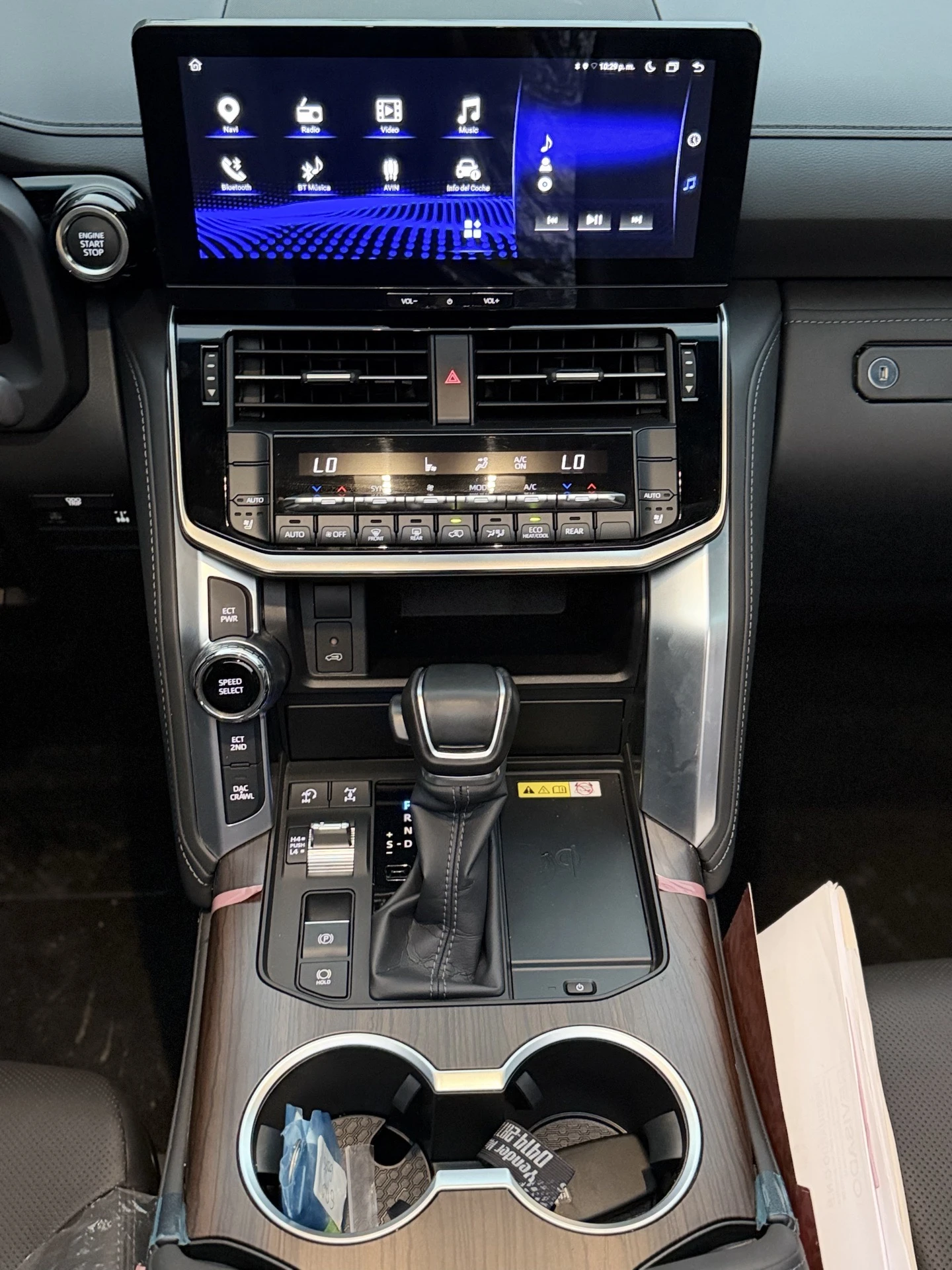 2025 Toyota Land Cruiser LC300 — foto 12