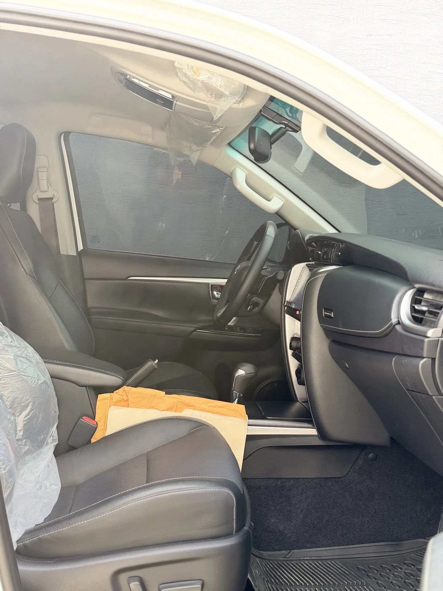 2025 Toyota Fortuner VXR — foto 9