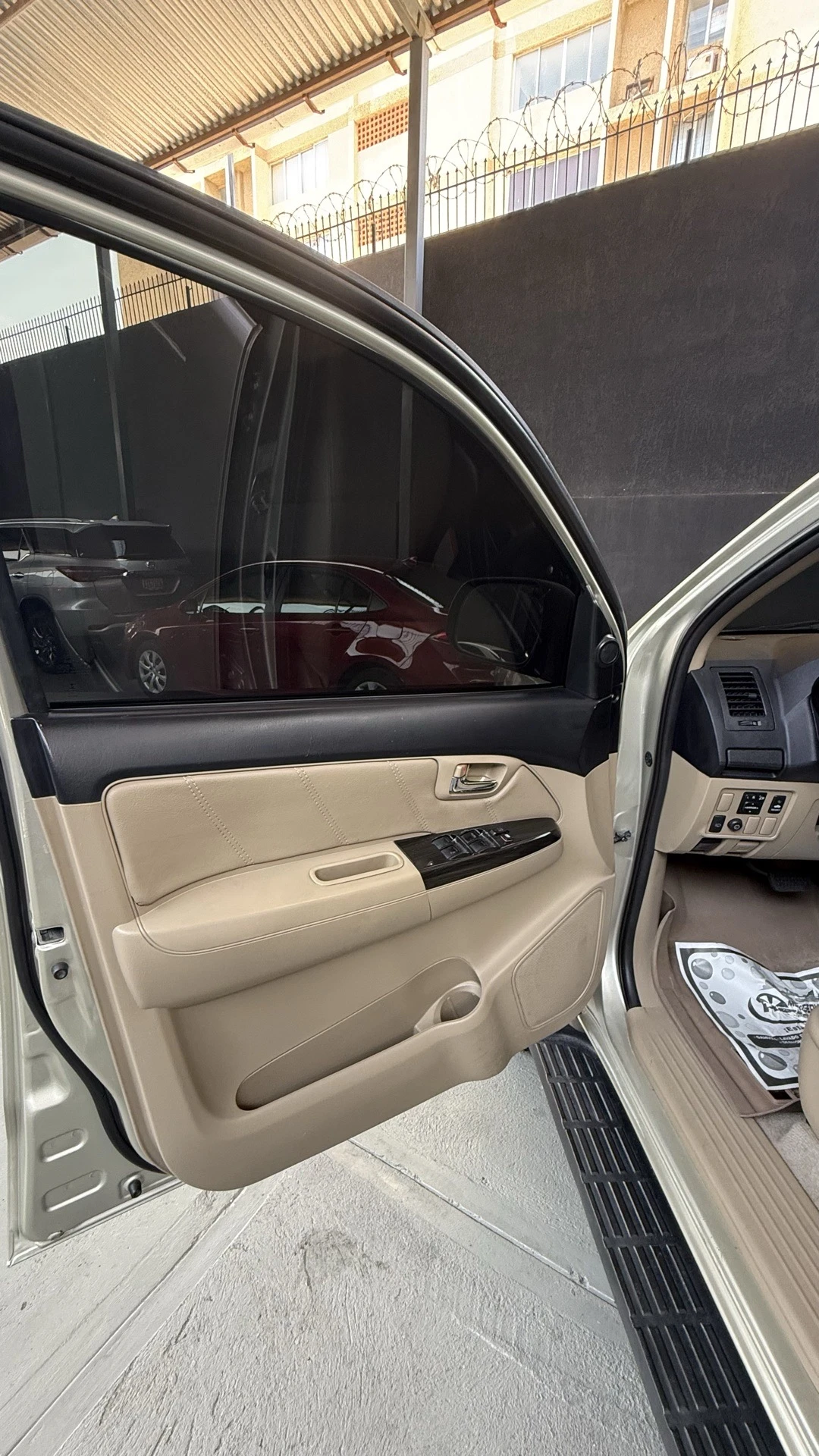 2015 Toyota Fortuner SR — foto 7