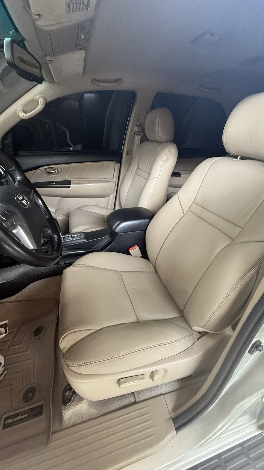 2015 Toyota Fortuner SR — foto 8