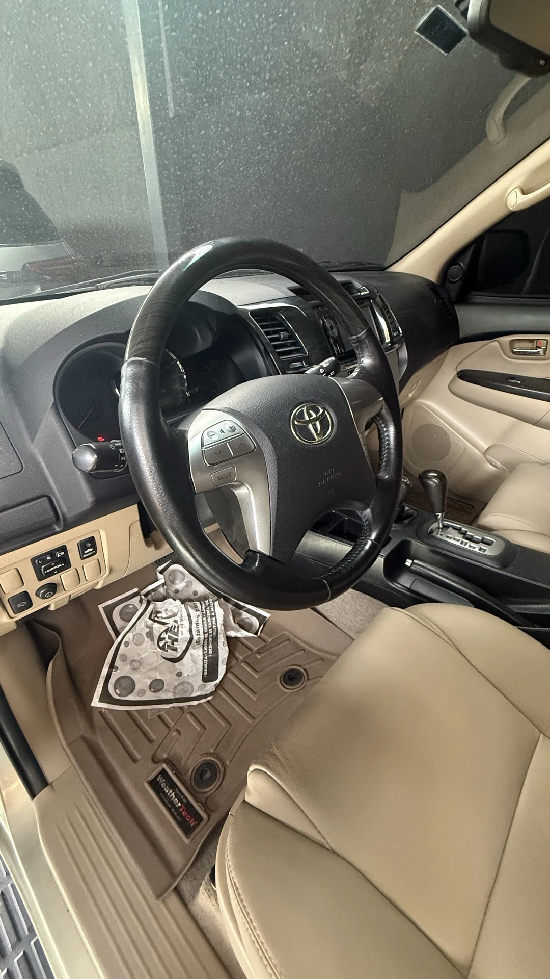 2015 Toyota Fortuner SR — foto 9
