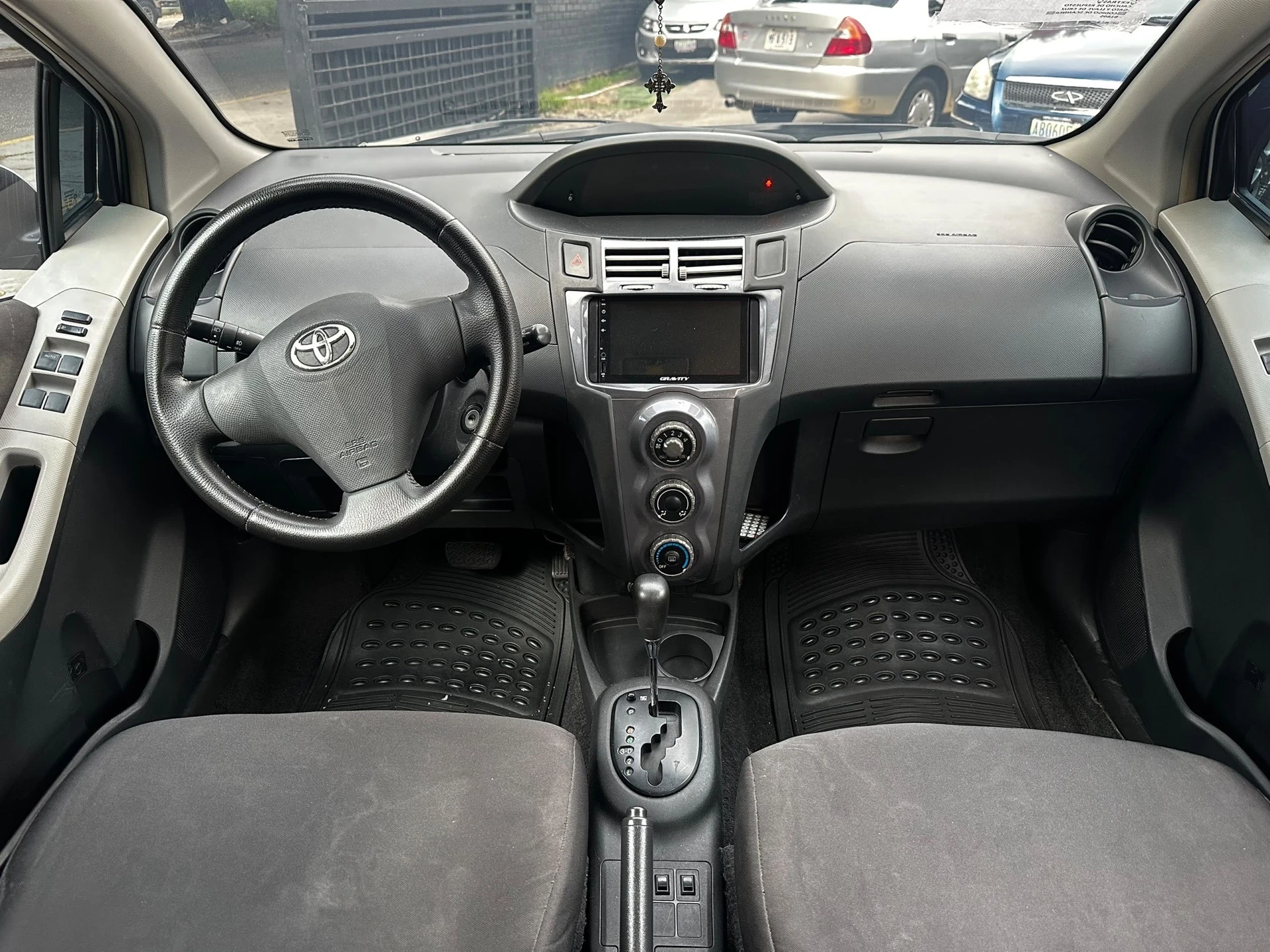 2008 Toyota Yaris — foto 2
