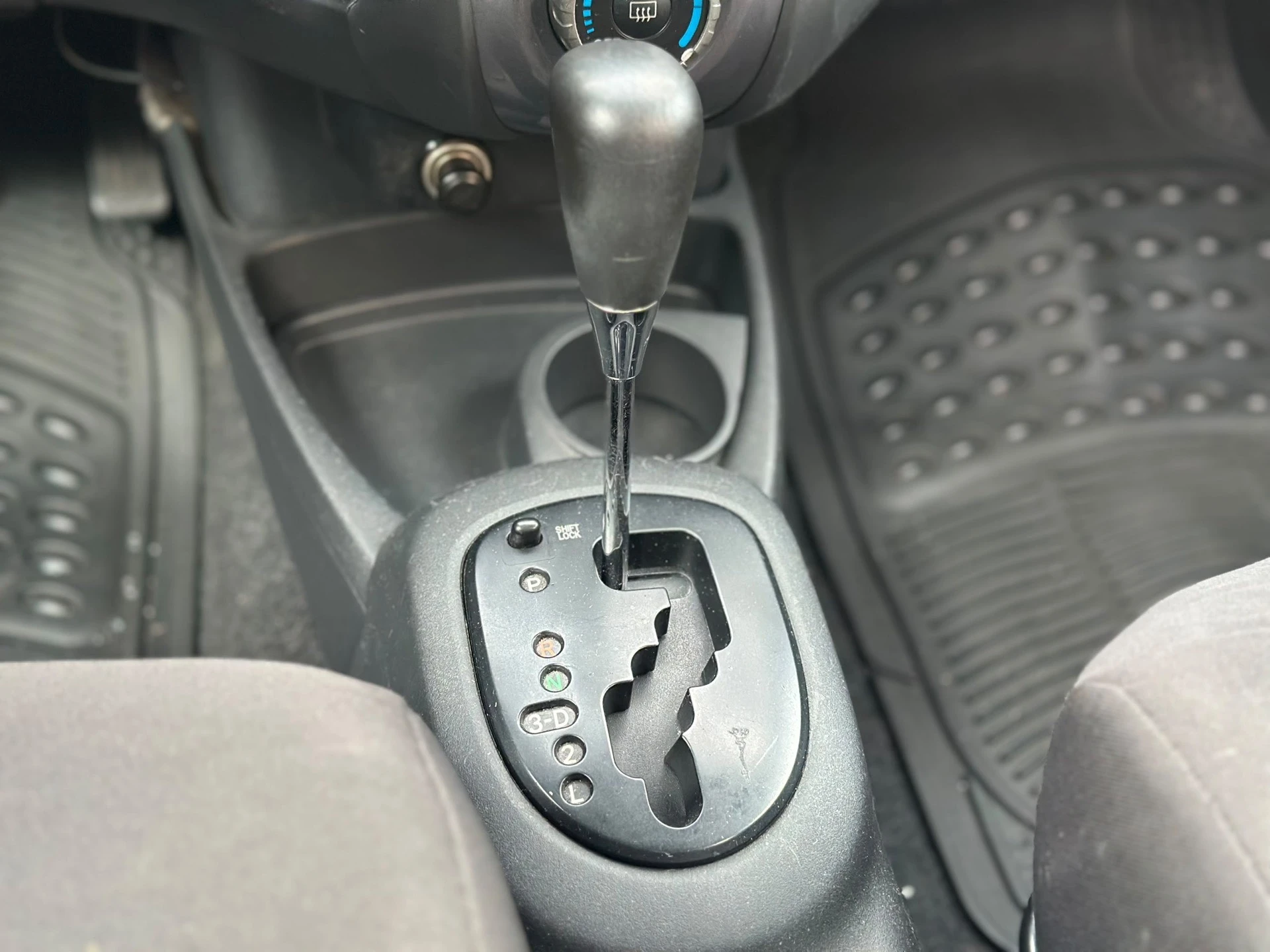2008 Toyota Yaris — foto 4