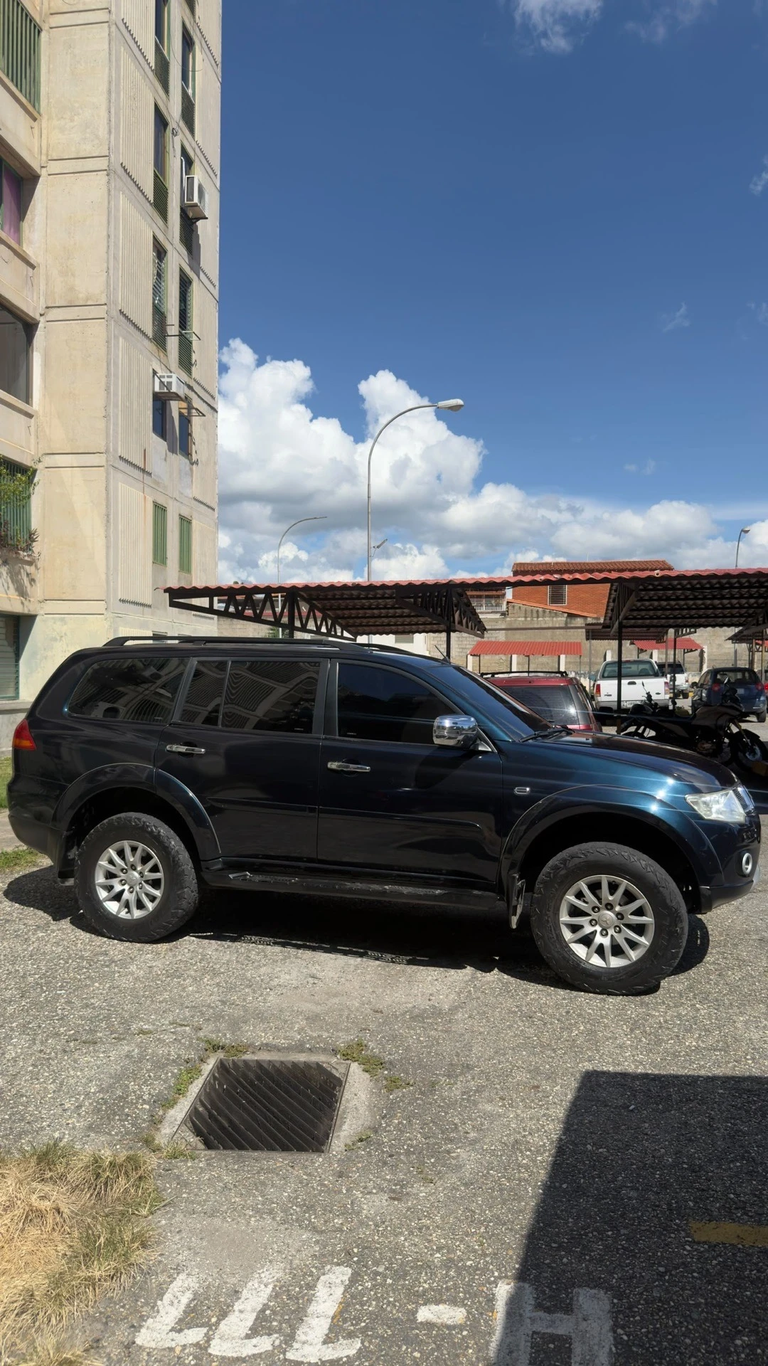 2014 Mitsubishi Montero Sport GLS — foto 2