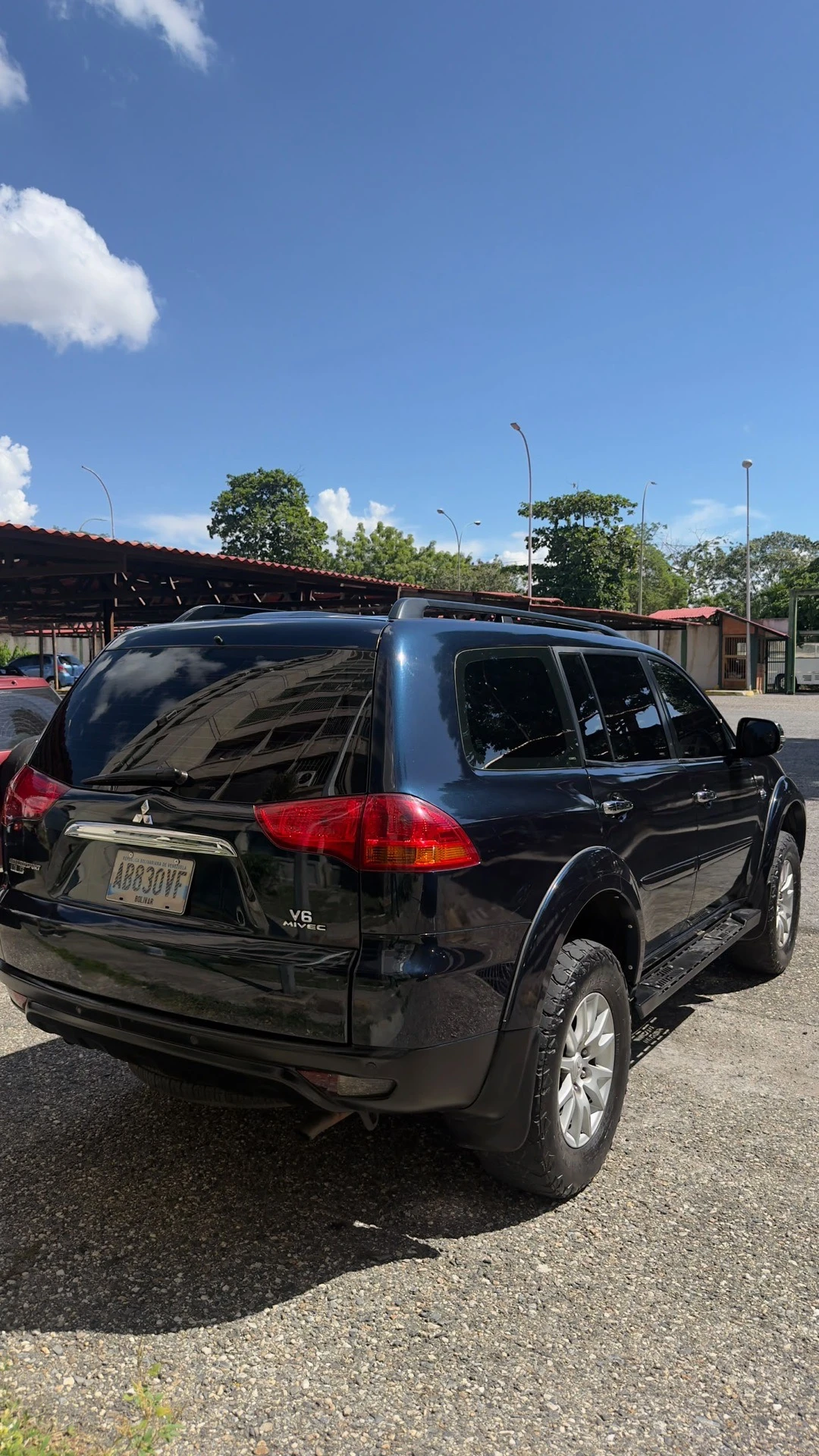2014 Mitsubishi Montero Sport GLS — foto 3