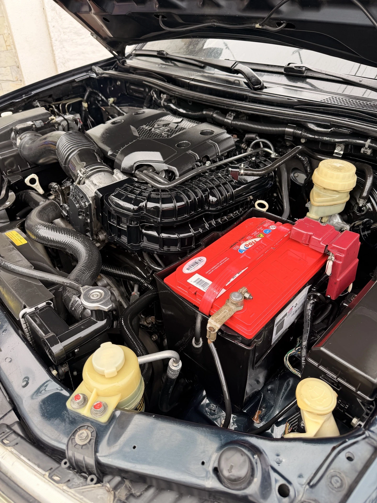 2014 Mitsubishi Montero Sport GLS — foto 11