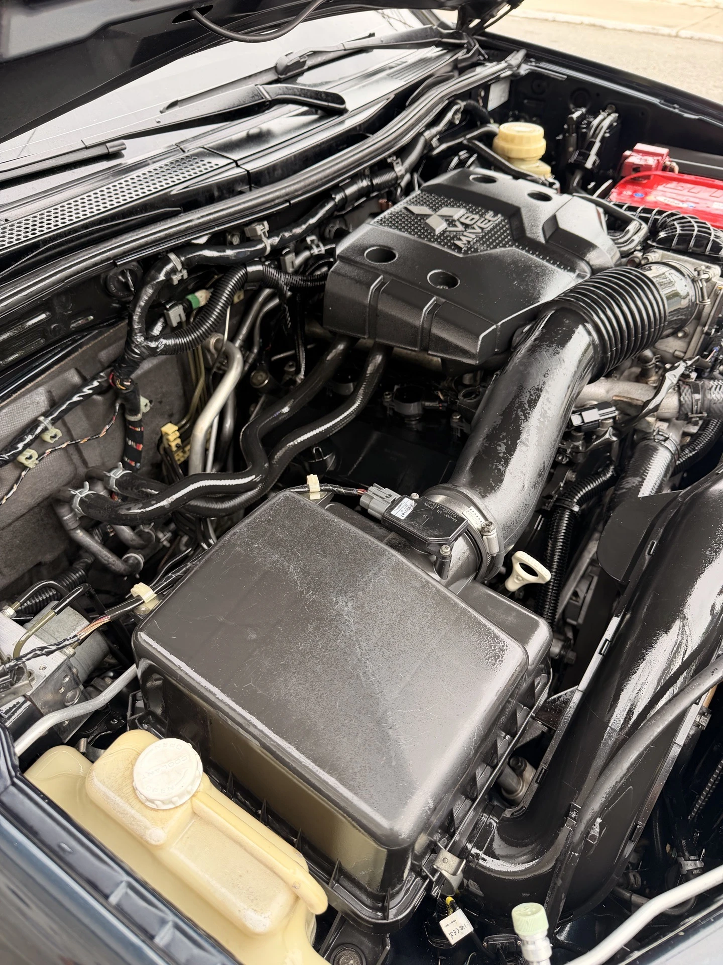 2014 Mitsubishi Montero Sport GLS — foto 12