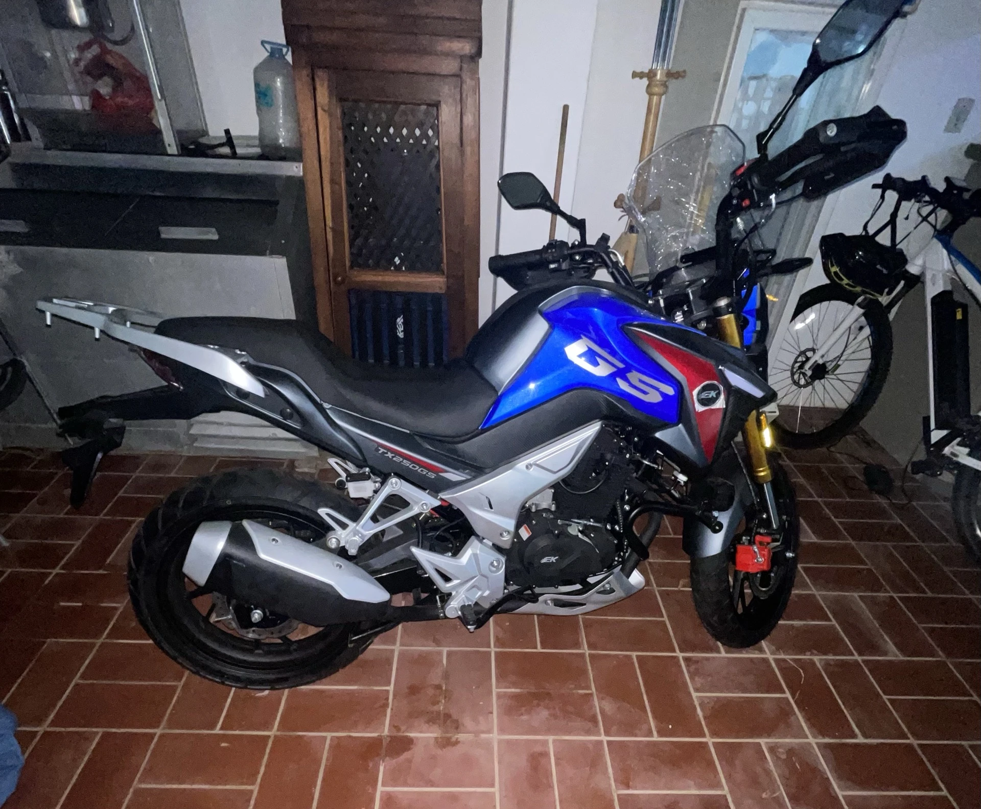 2026 Empire Keeway TX 250 GS — foto 2