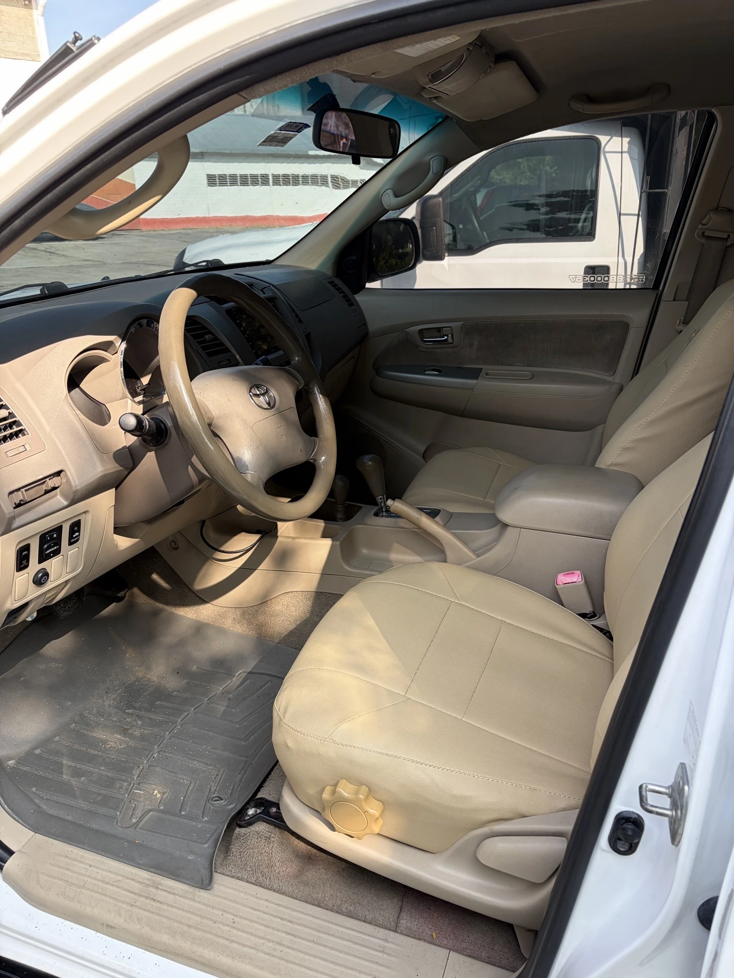 2008 Toyota Fortuner 4x4 — photo 16
