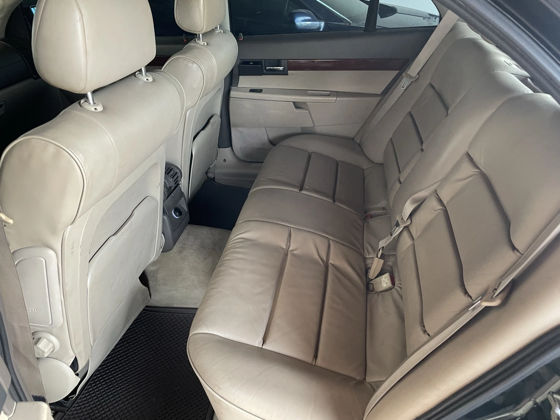 2000 Cadillac Catera LX — foto 5