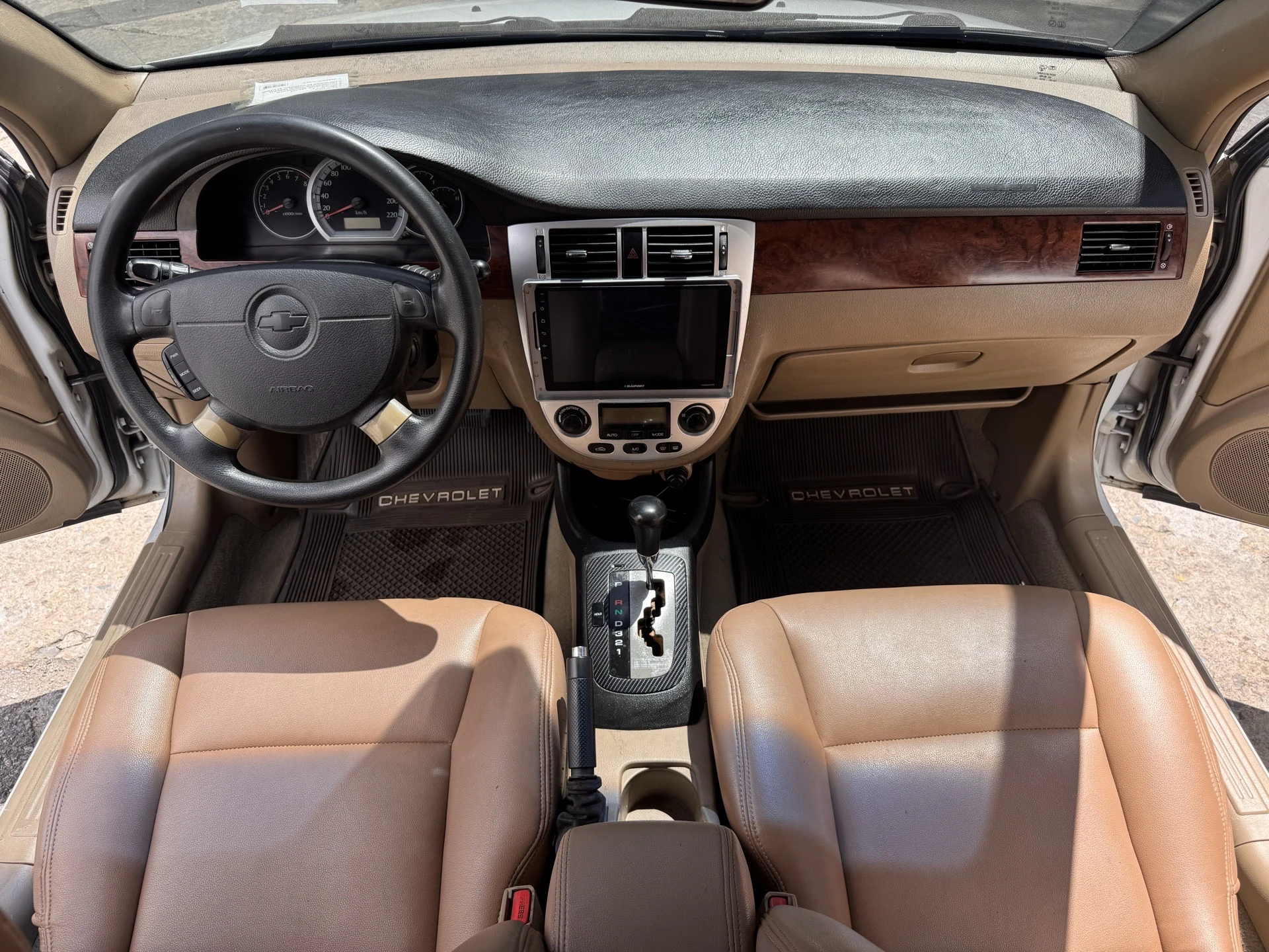 2004 Chevrolet Optra Sedan — foto 13