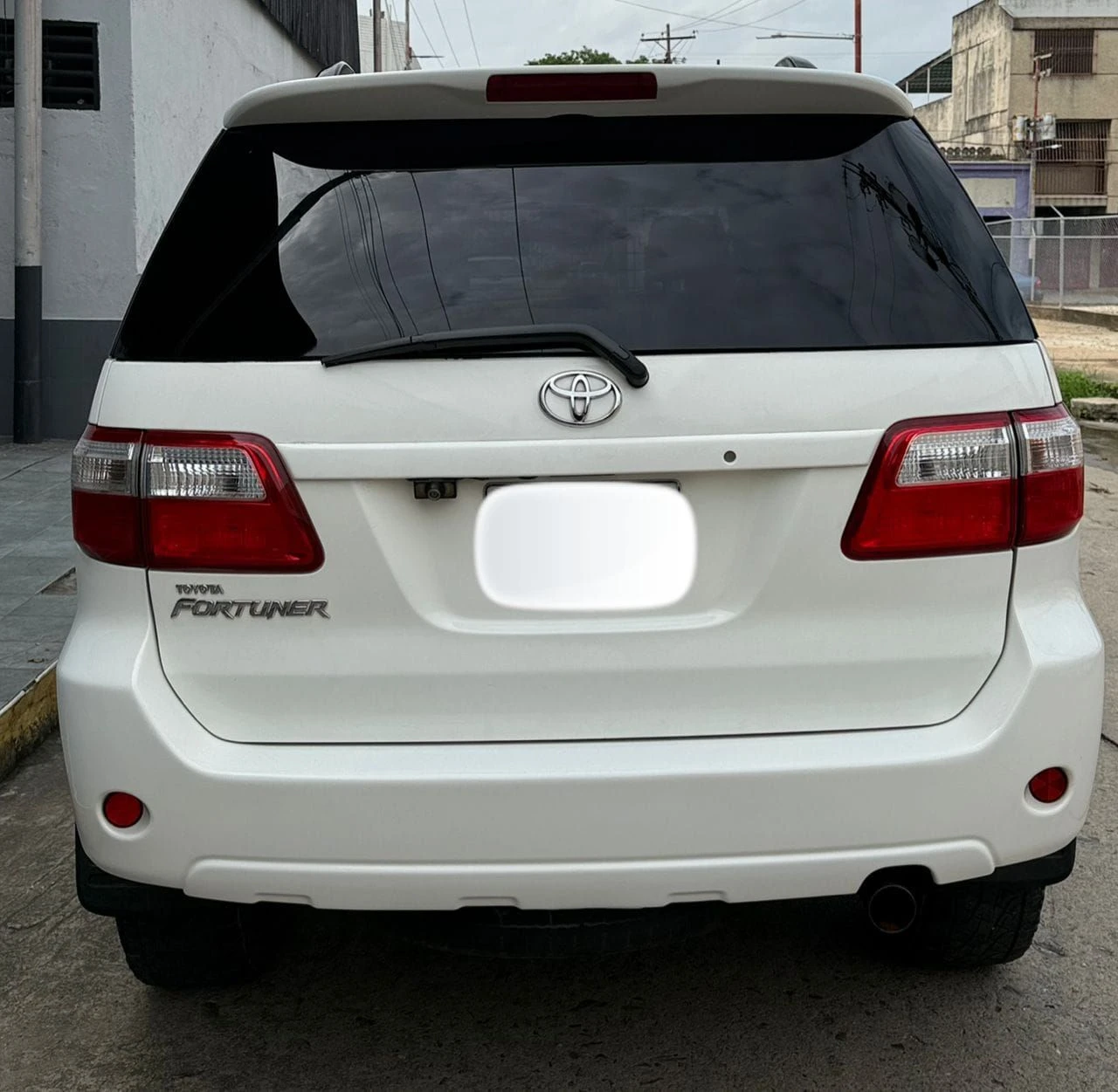 2011 Toyota Fortuner Sport — foto 4