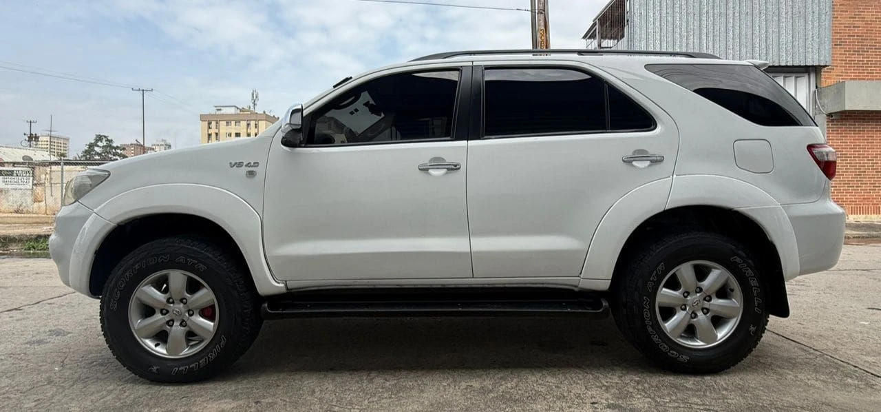 2011 Toyota Fortuner Sport — foto 6