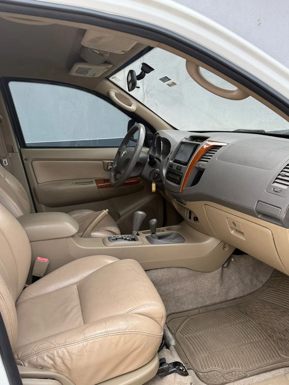 2011 Toyota Fortuner Sport — foto 10