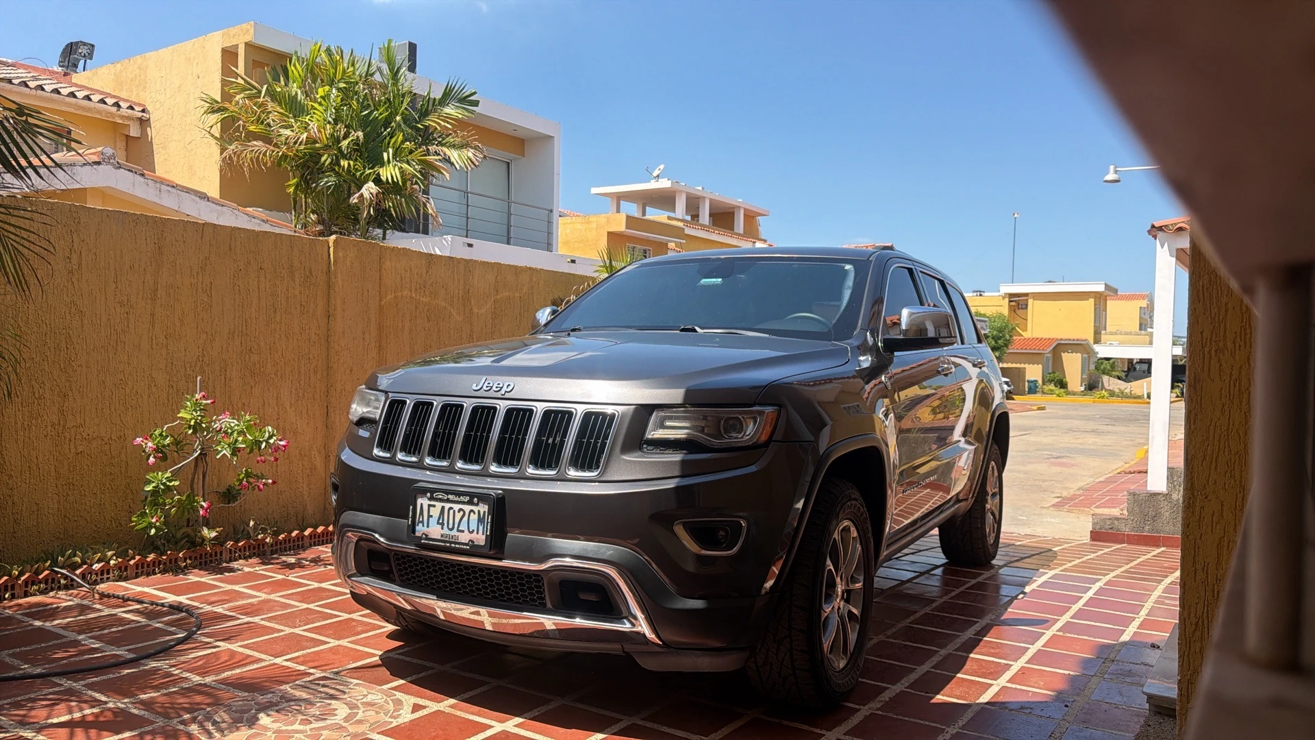 2013 Jeep Grand Cherokee 4G+ — foto 2