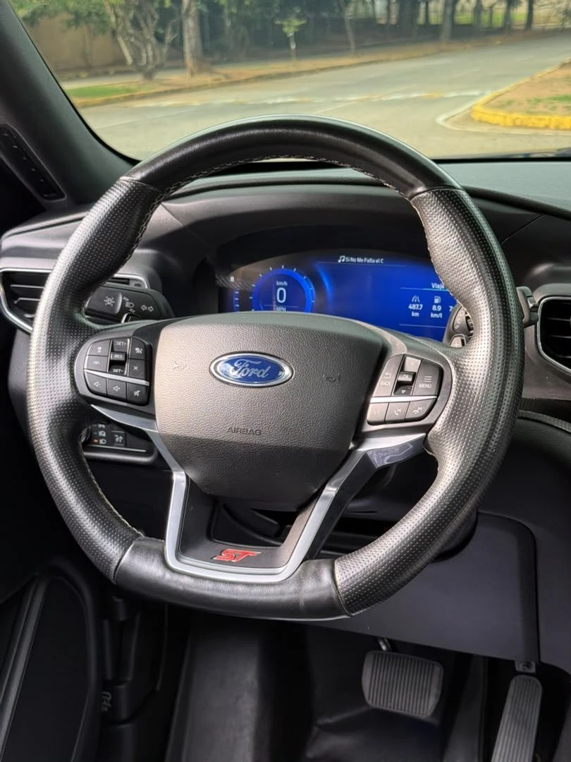 2020 Ford Explorer ST — foto 13