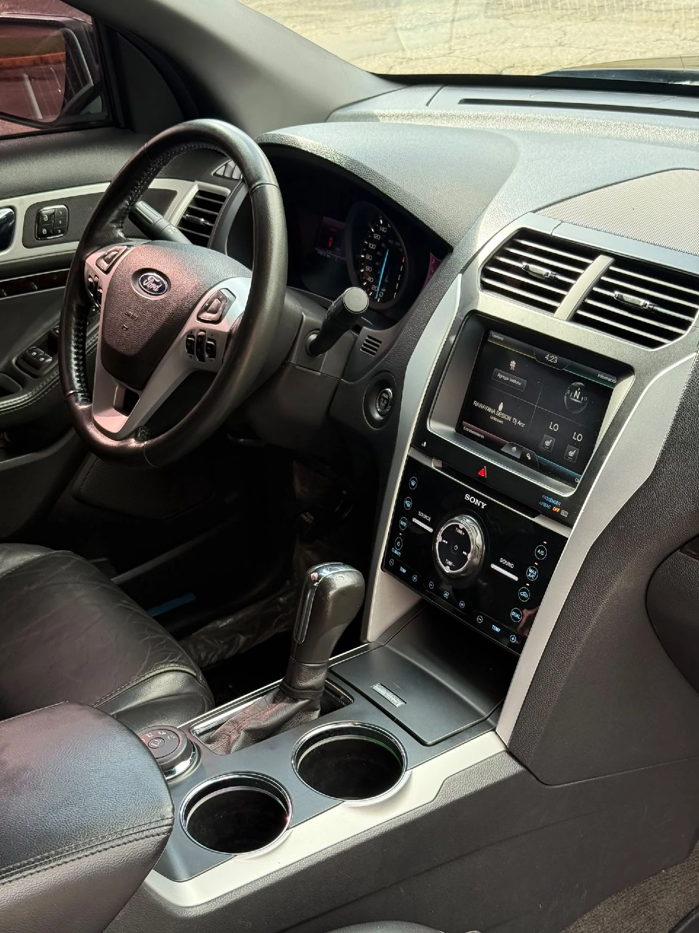 2012 Ford Explorer Limited — foto 11
