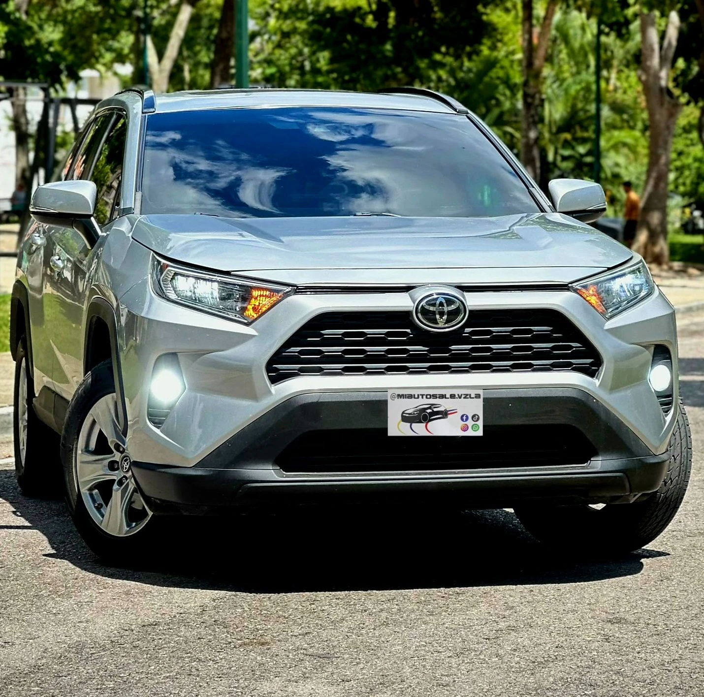 2019 Toyota RAV4 XLE — foto 2
