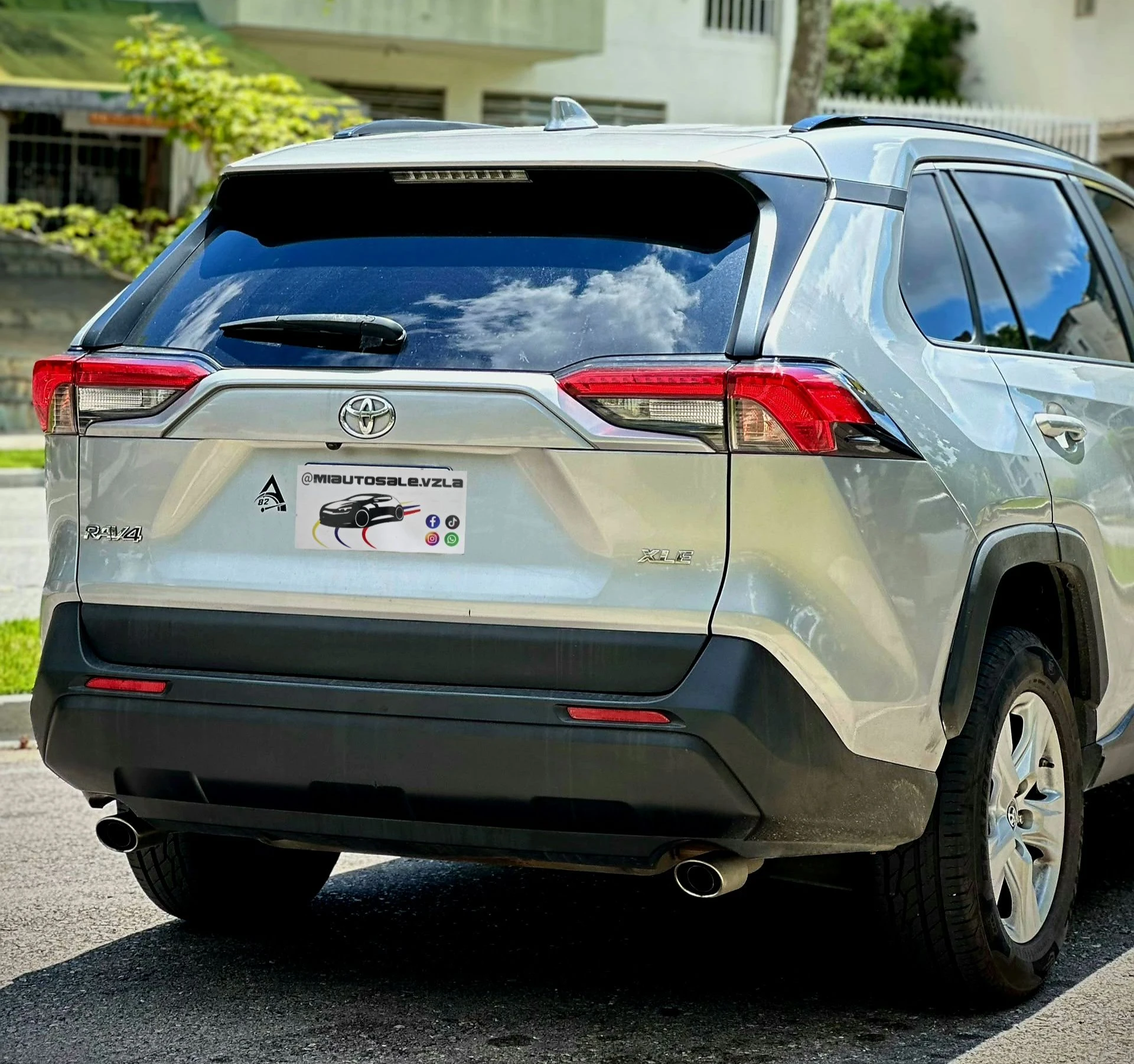 2019 Toyota RAV4 XLE — foto 4