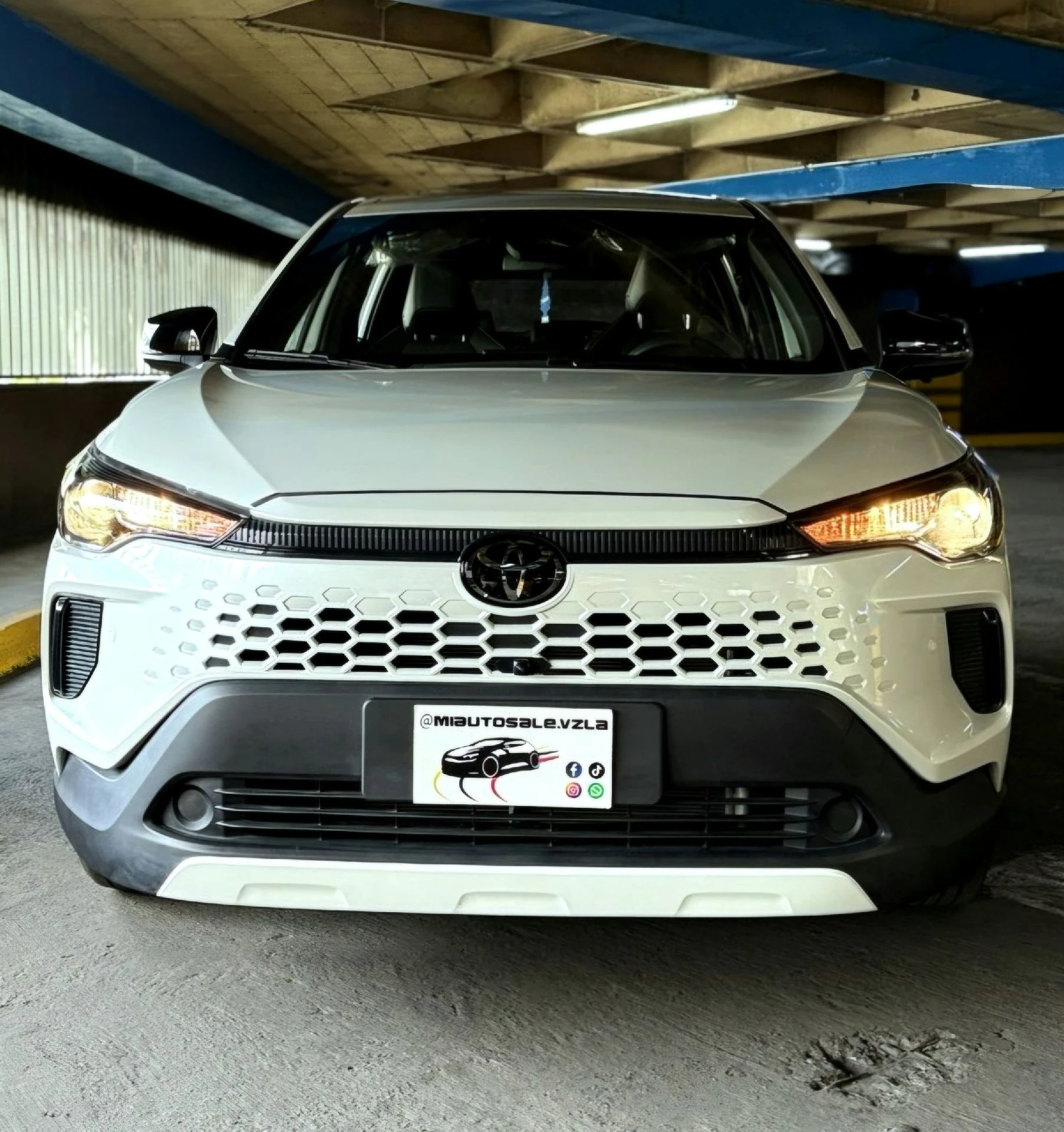 2026 Toyota Corolla Cross ELITE — photo 2