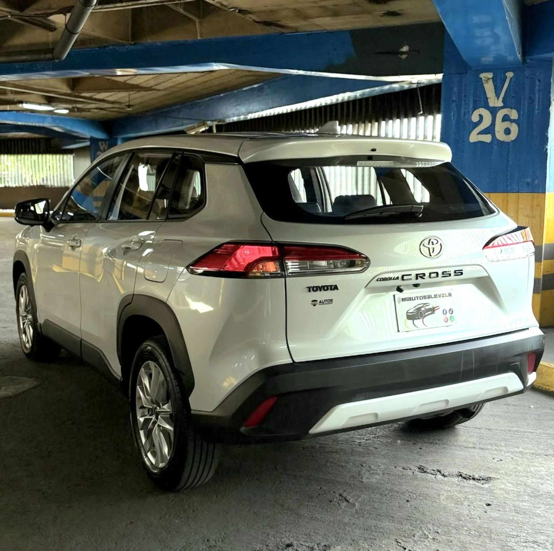 2026 Toyota Corolla Cross ELITE — photo 4
