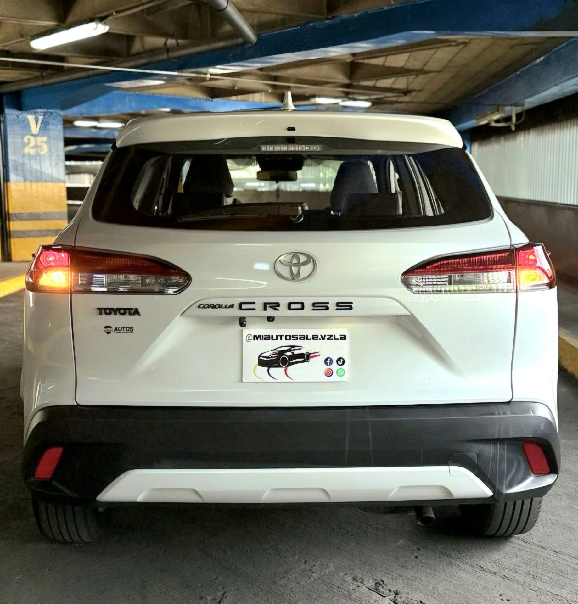 2026 Toyota Corolla Cross ELITE — photo 5