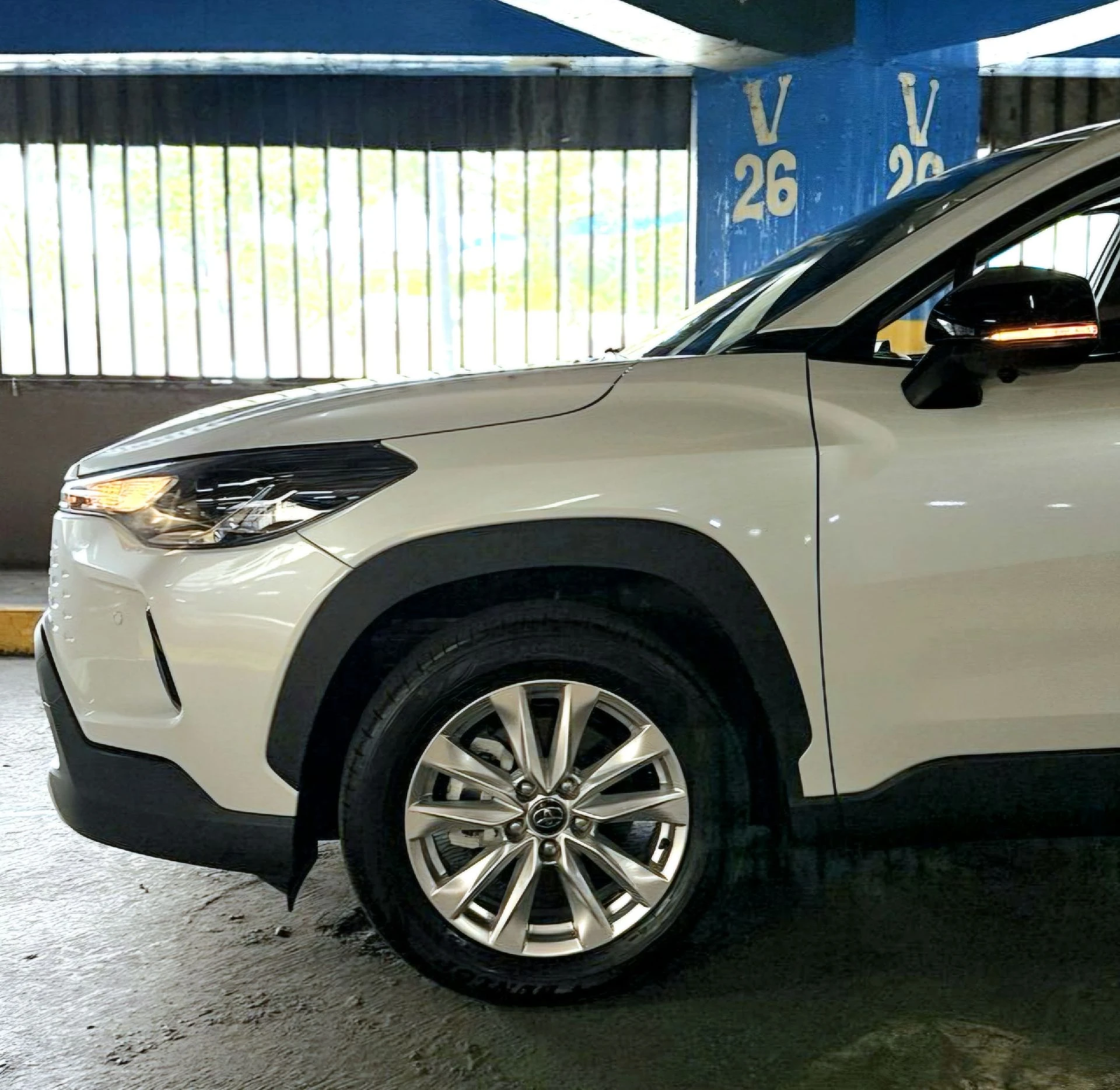 2026 Toyota Corolla Cross ELITE — photo 9