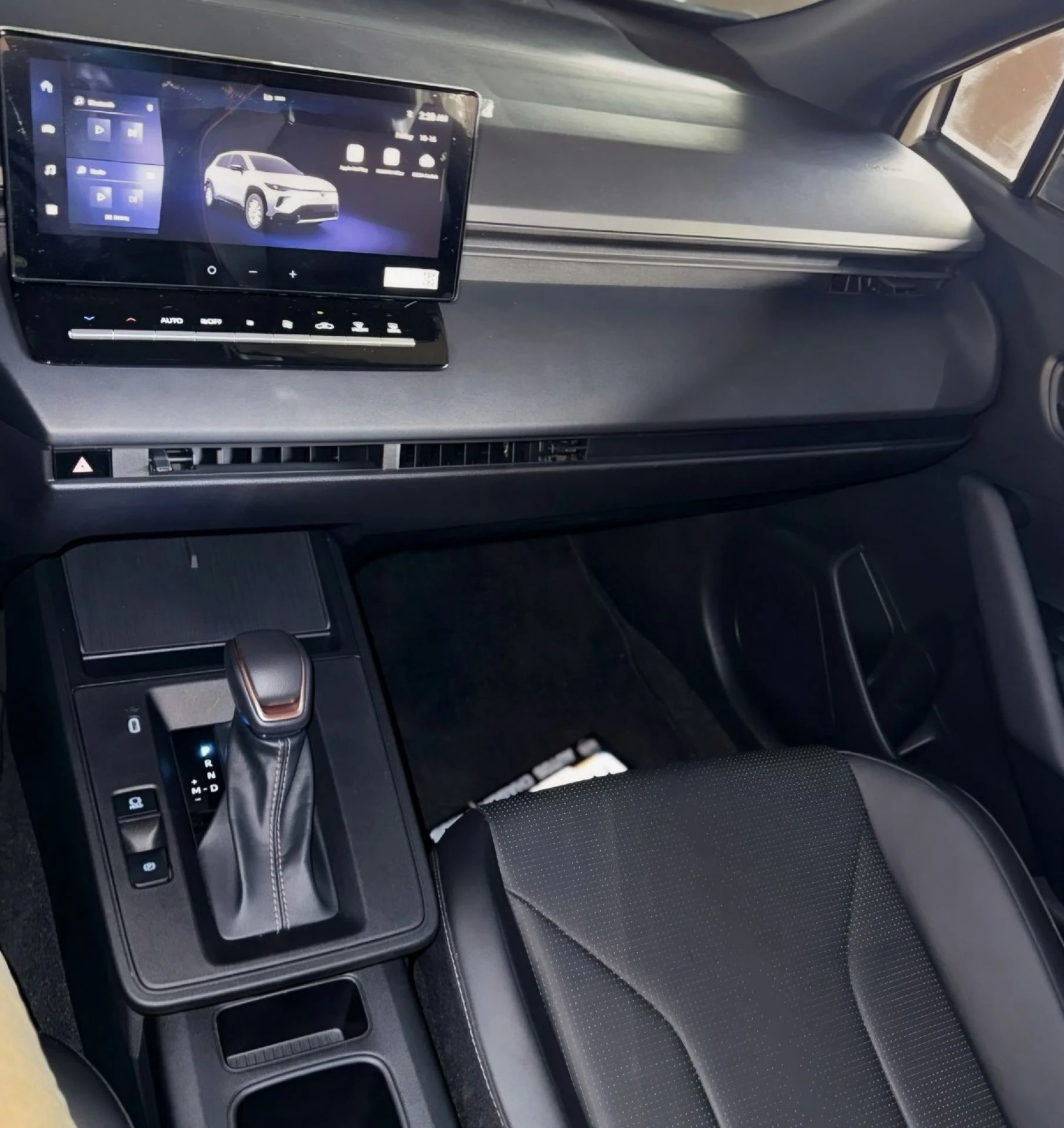 2026 Toyota Corolla Cross ELITE — photo 14