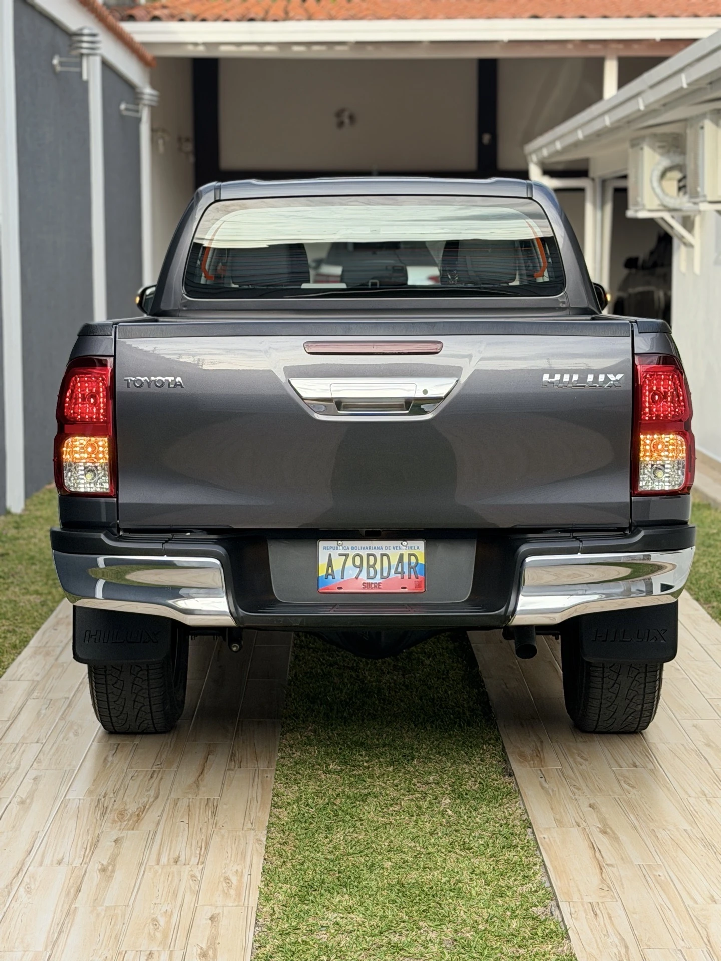 2026 Toyota Hilux 2.8 diésel — foto 7