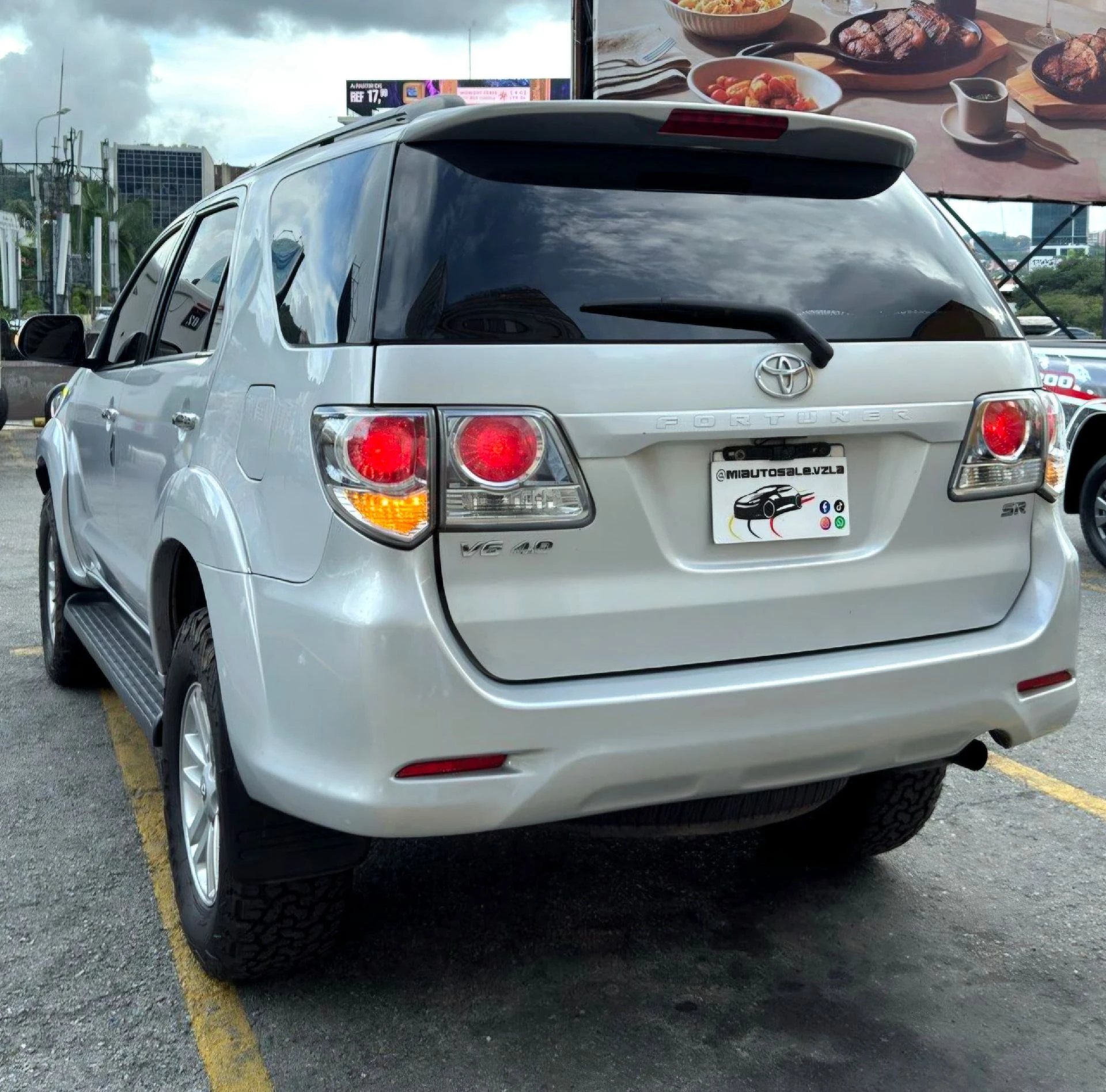 2018 Toyota Fortuner SR — foto 4