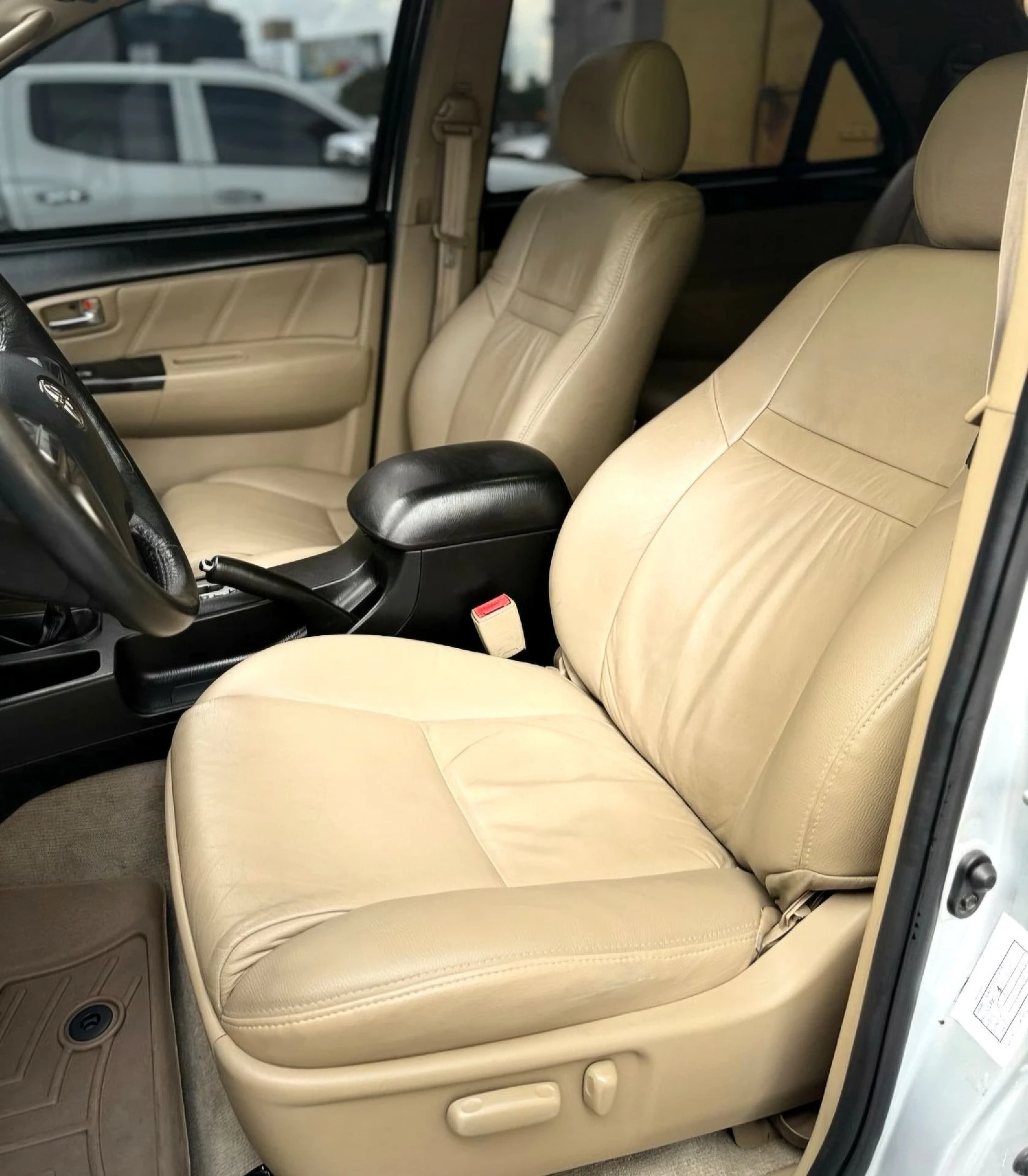 2018 Toyota Fortuner SR — foto 13