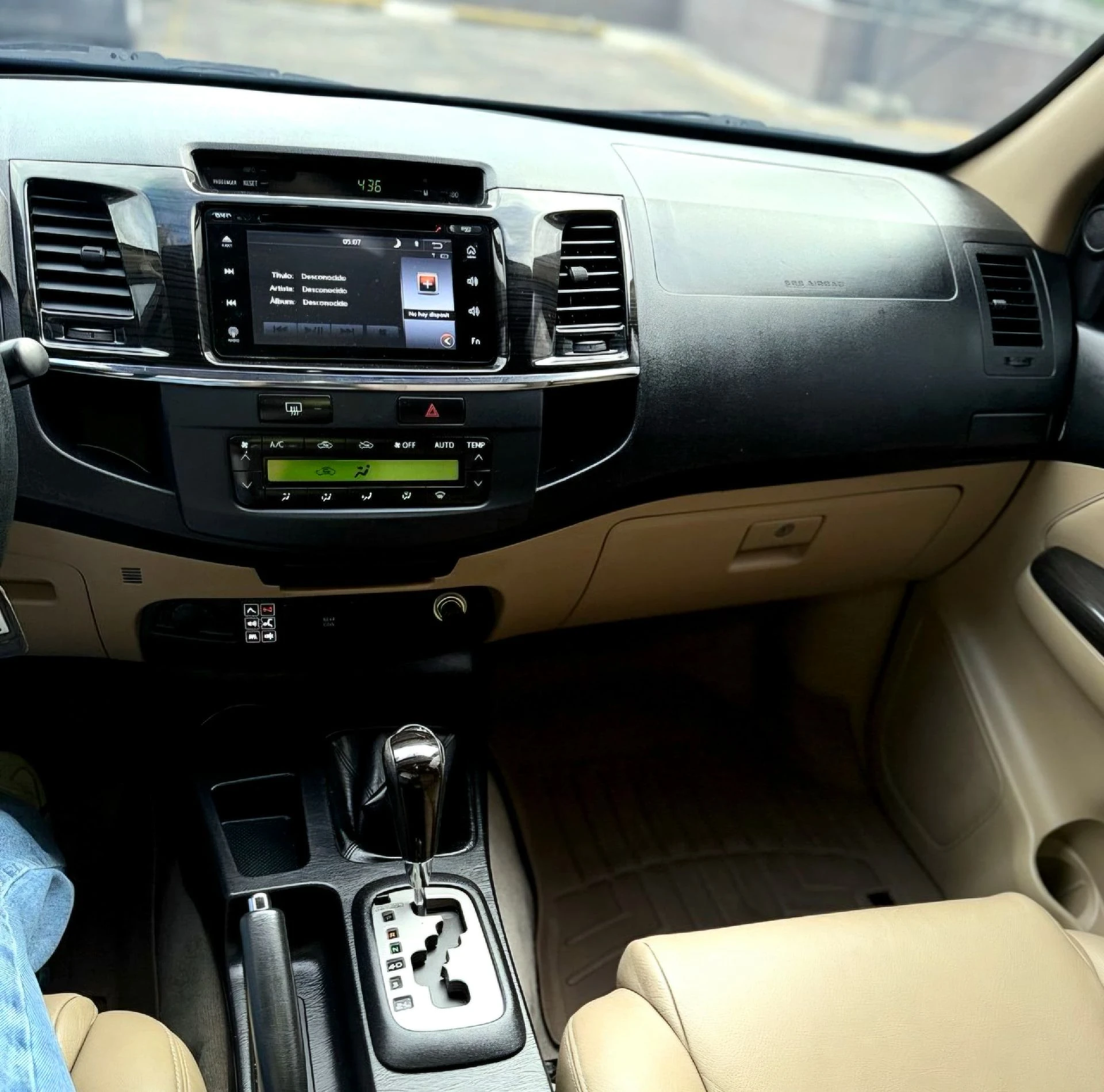 2018 Toyota Fortuner SR — foto 19