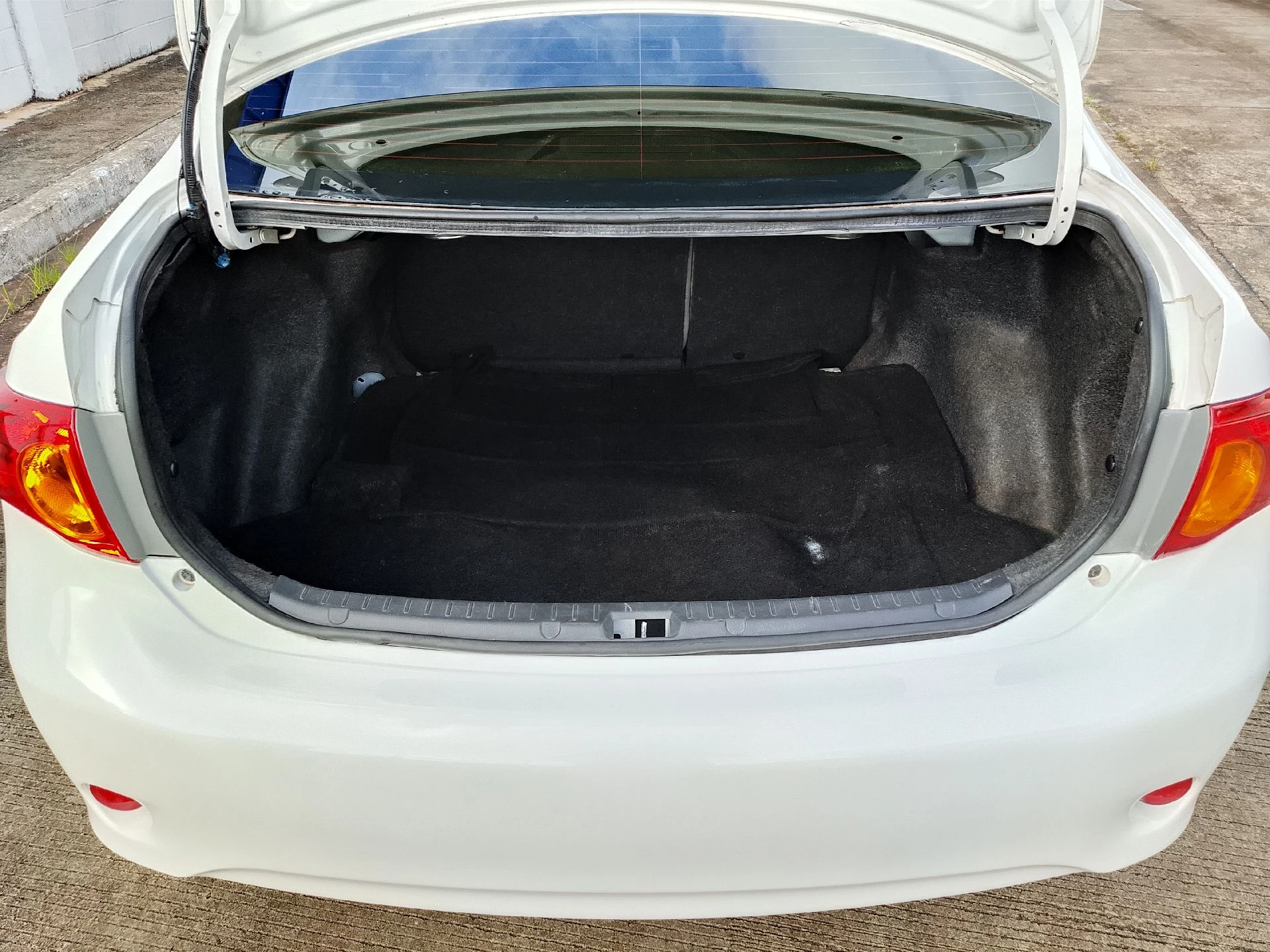 2010 Toyota Corolla Gli — foto 6