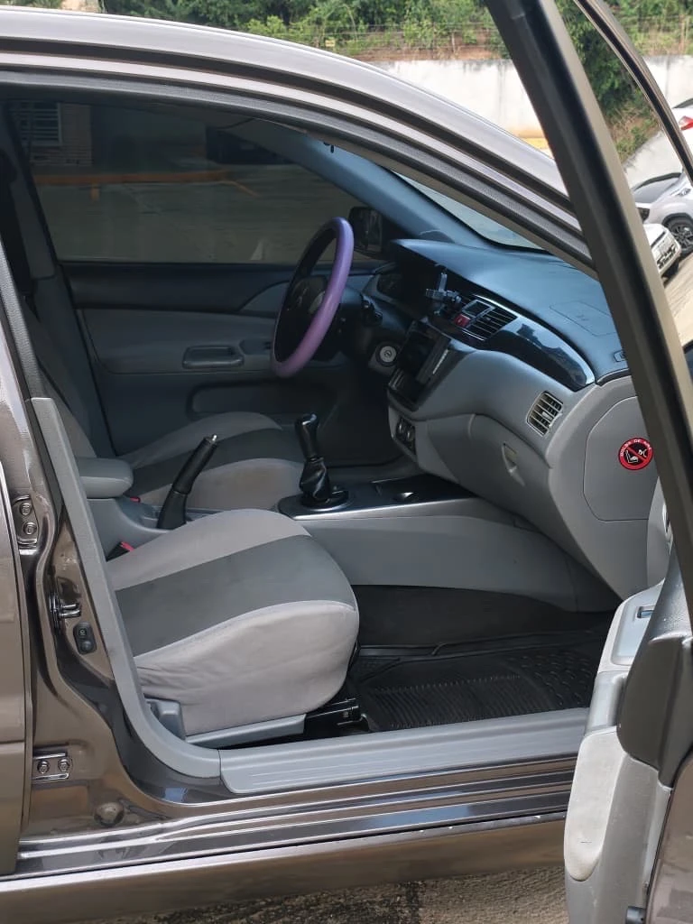 2013 Mitsubishi Lancer Touring — foto 3