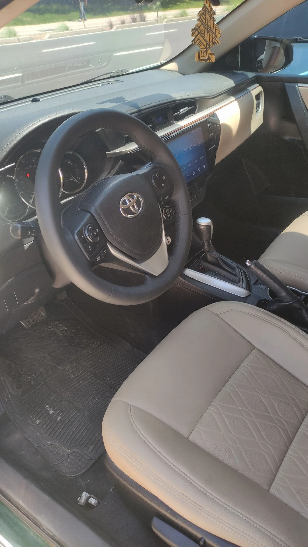 2016 Toyota Corolla LE Americano — foto 7