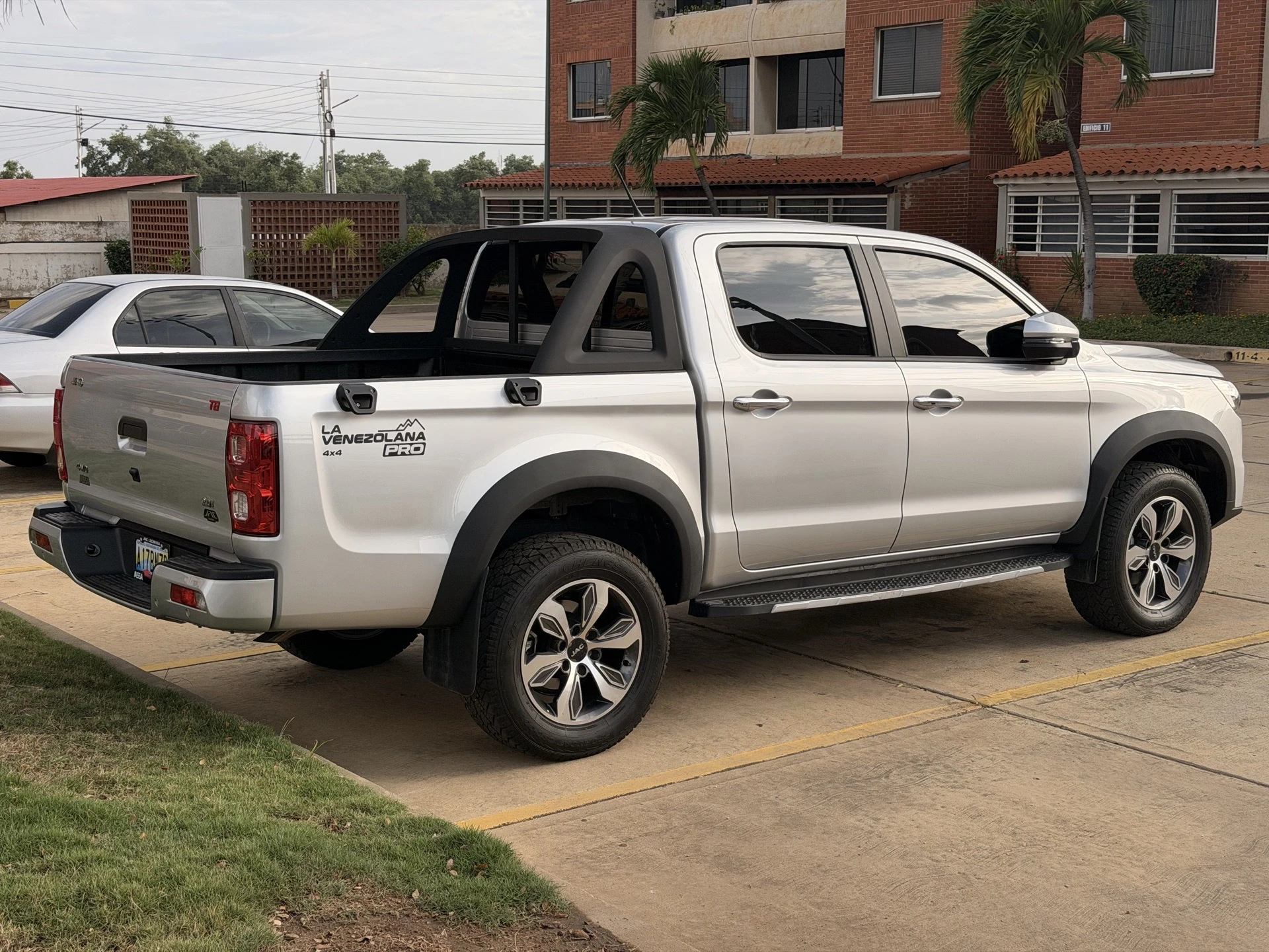 2026 JAC T8 PRO — foto 3