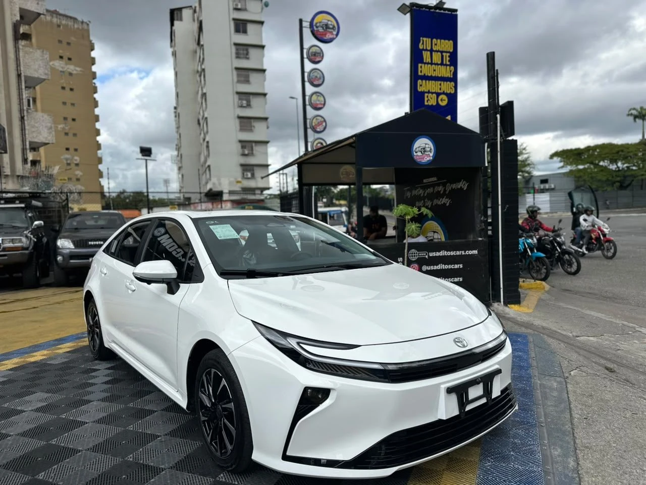2026 Toyota Corolla Hev — foto 2
