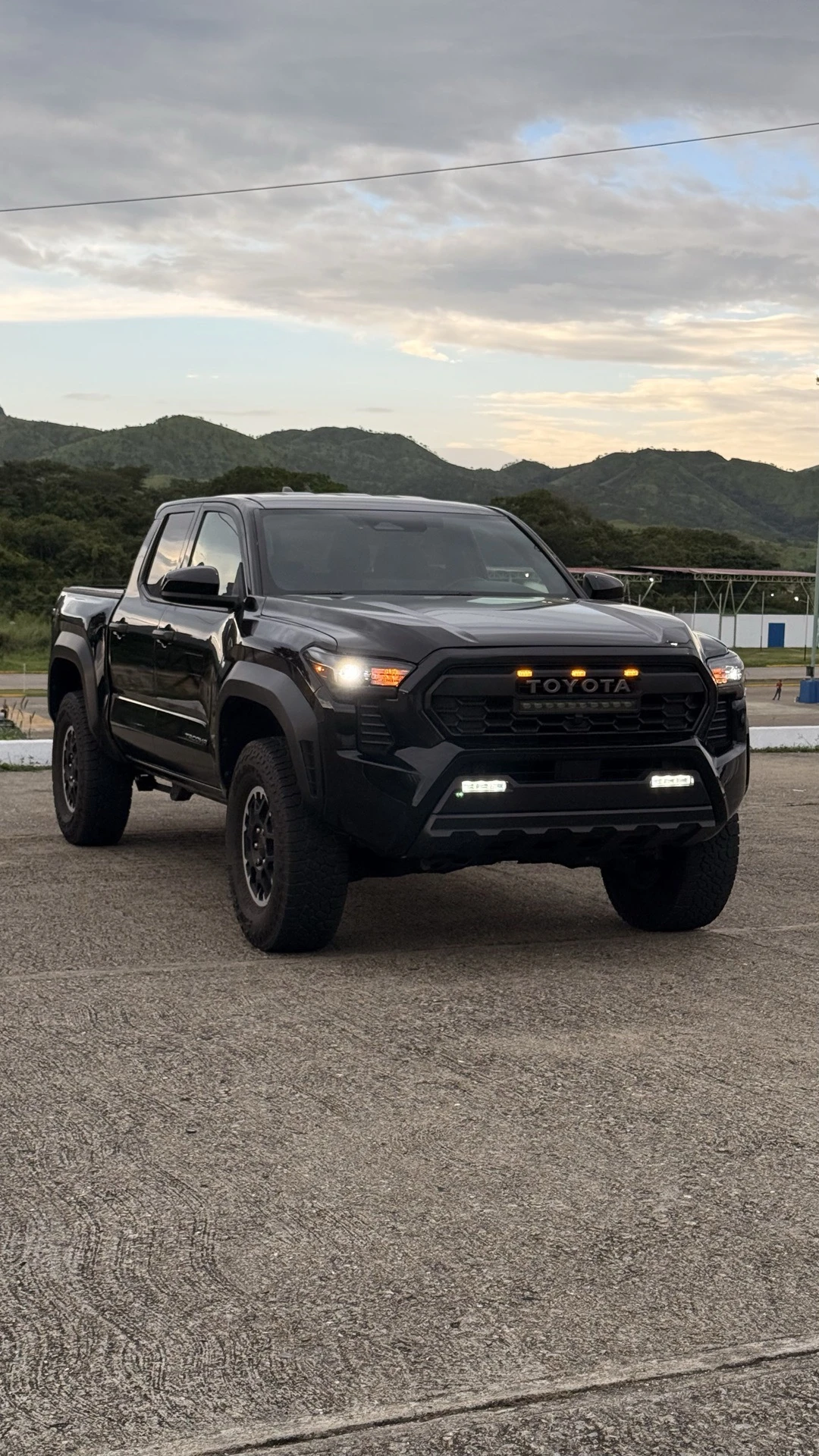 2025 Toyota Tacoma TRD OFF ROAD 4x4 — foto 4