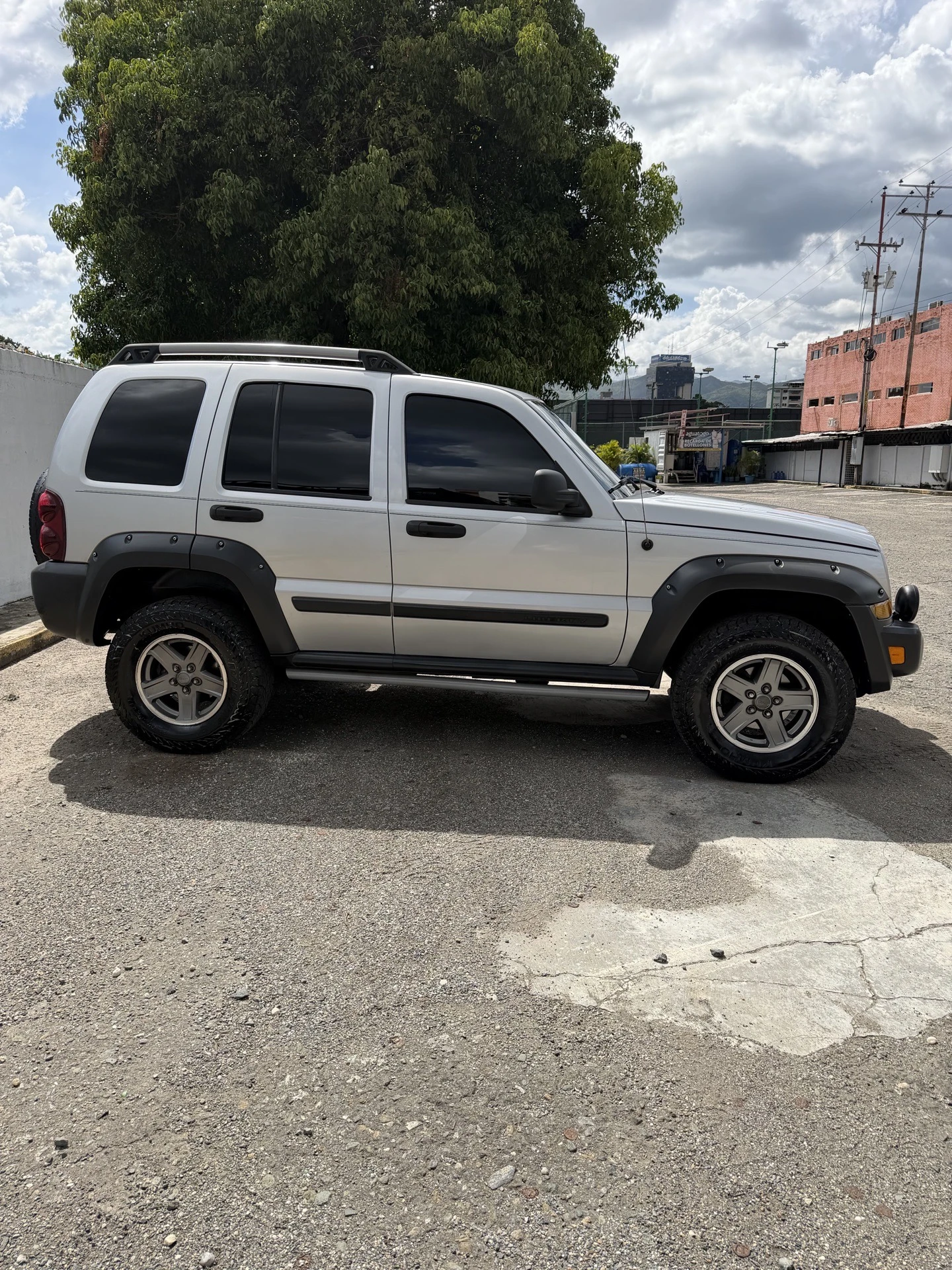 2006 Jeep Liberty Renegade 4x2 aut — foto 3