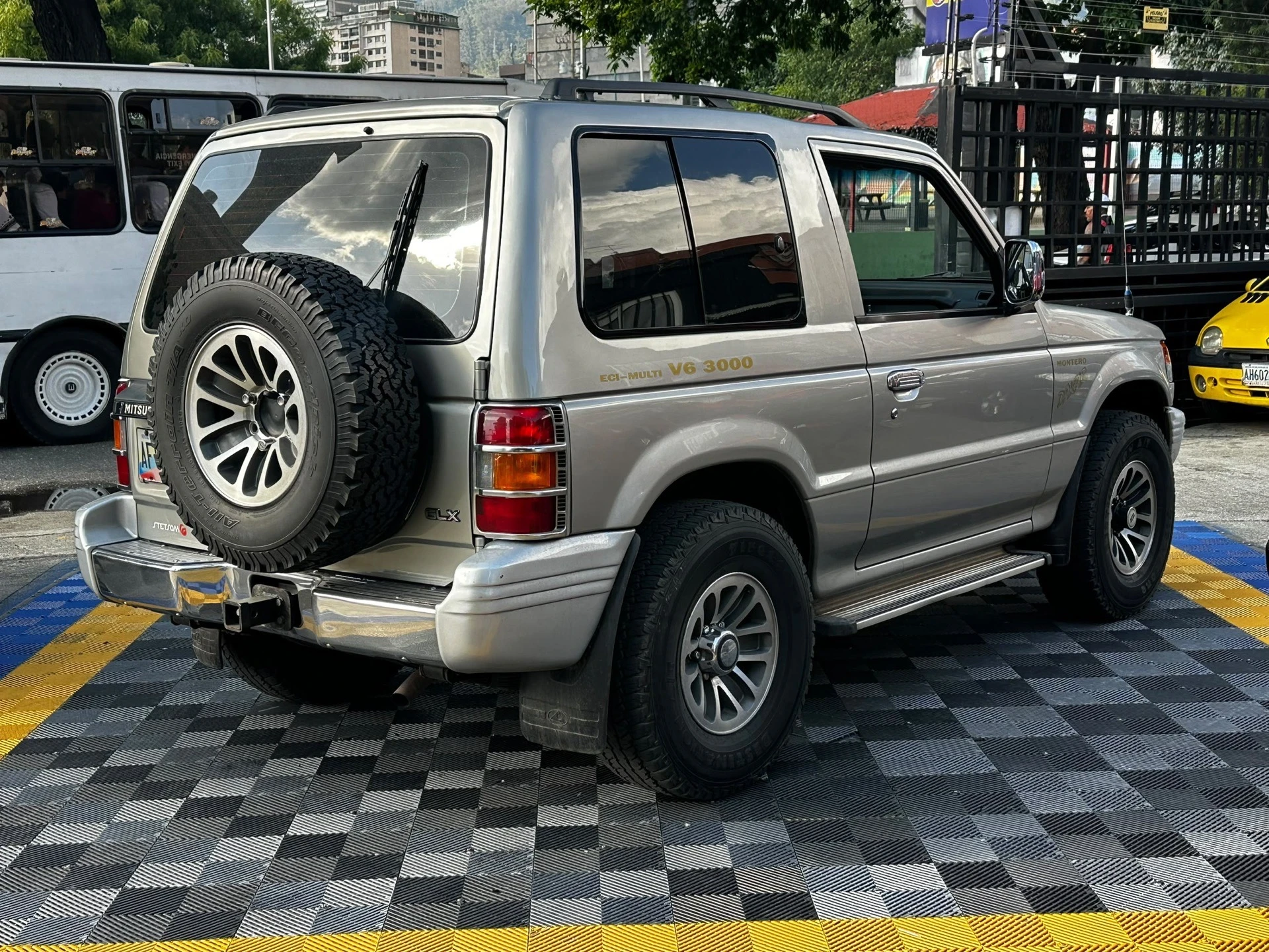 2006 Mitsubishi Montero DAKAR GLX — foto 6