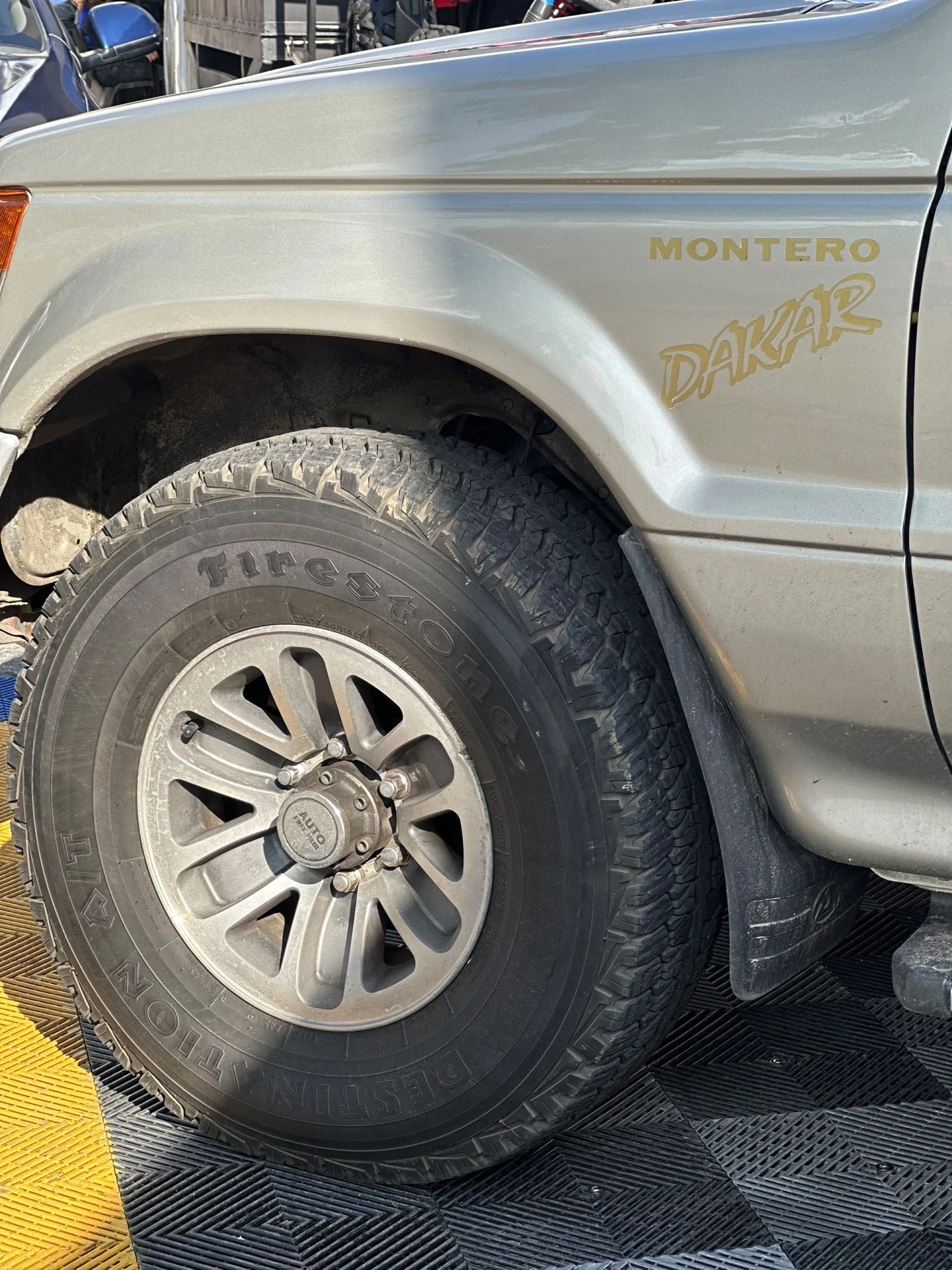 2006 Mitsubishi Montero DAKAR GLX — foto 7