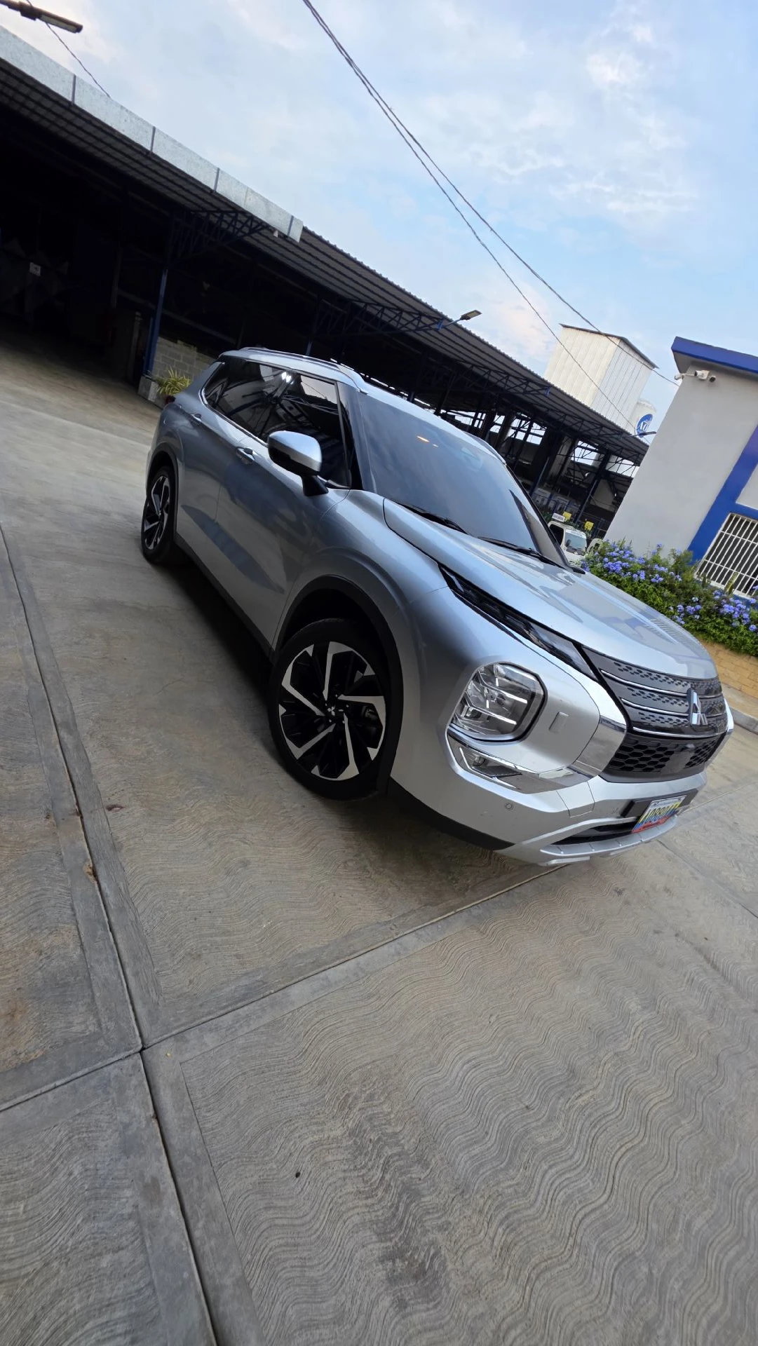 2025 Mitsubishi Outlander High-Line (4WD) GLS — foto 2