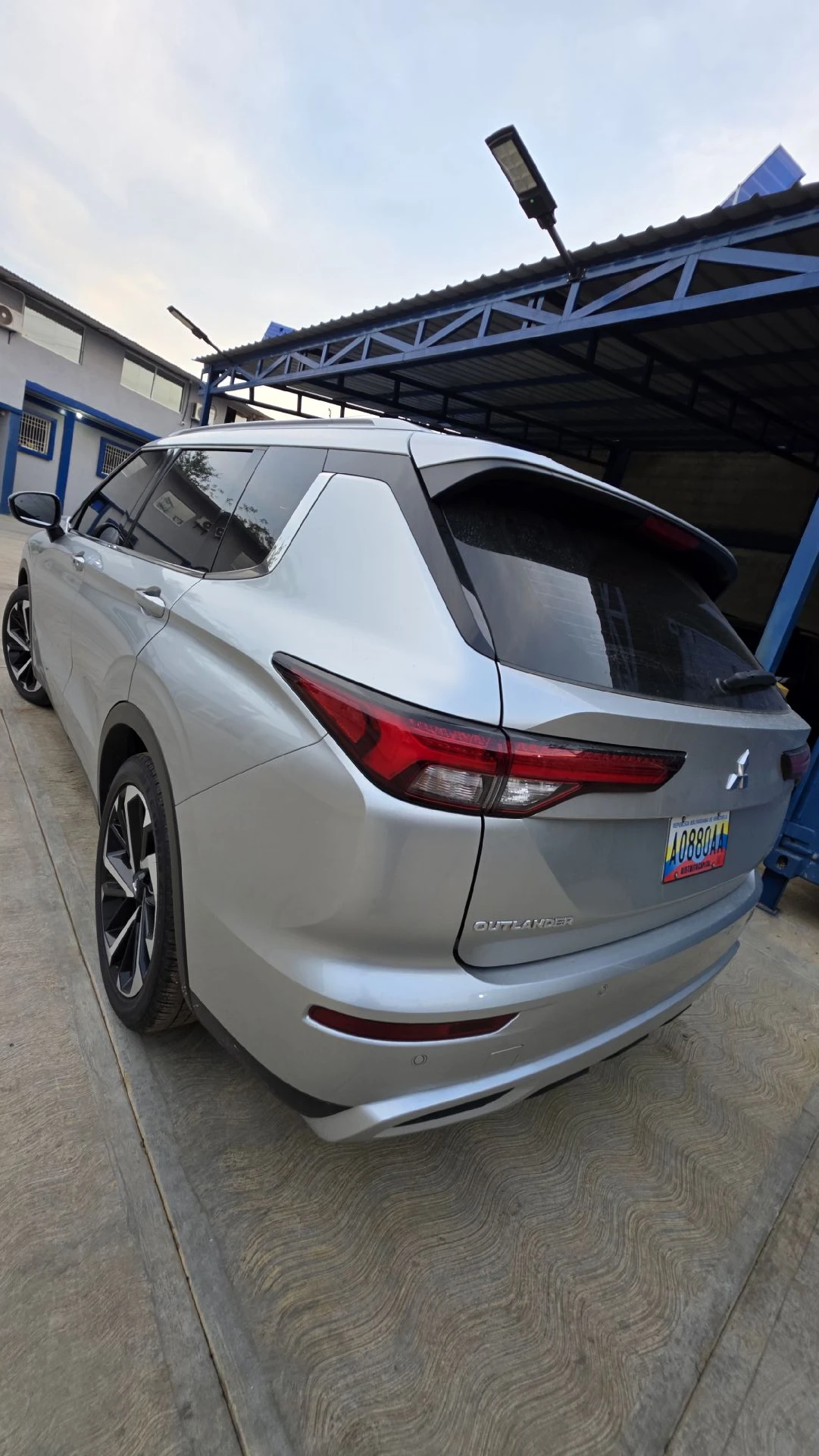 2025 Mitsubishi Outlander High-Line (4WD) GLS — foto 7